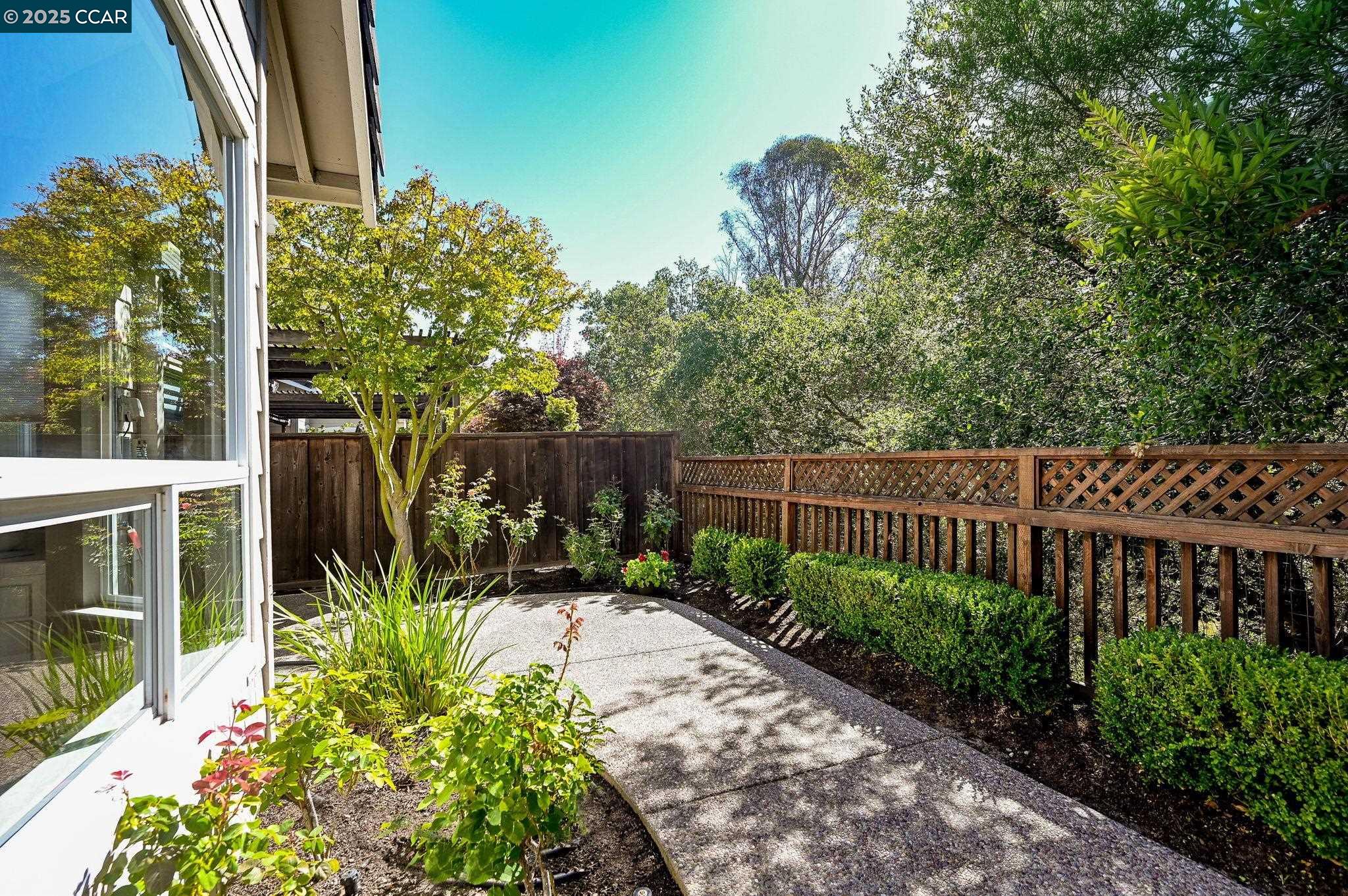 Photo #16: 41112294 Listing: Photo #16