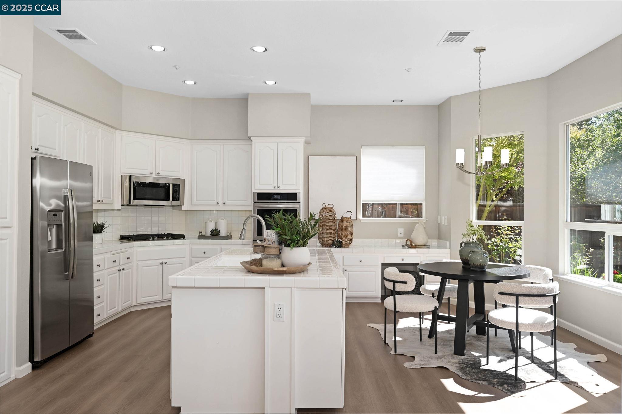 Photo #10: 41112294 Listing: Photo #10