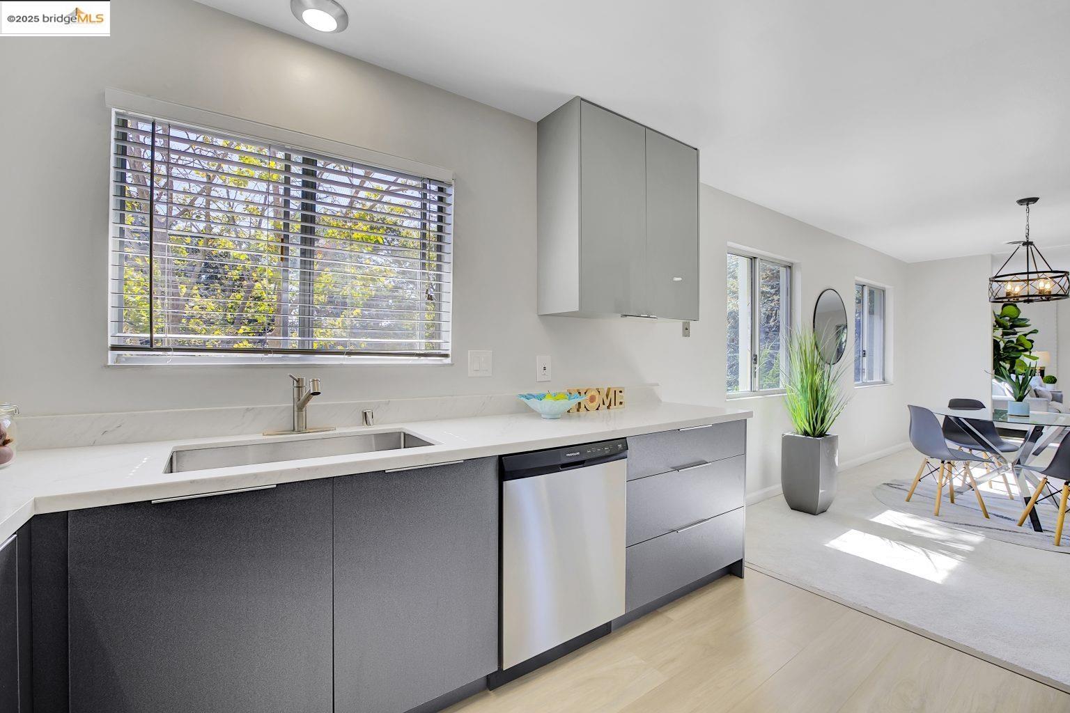 Photo #9: 41112299 Listing: Photo #9