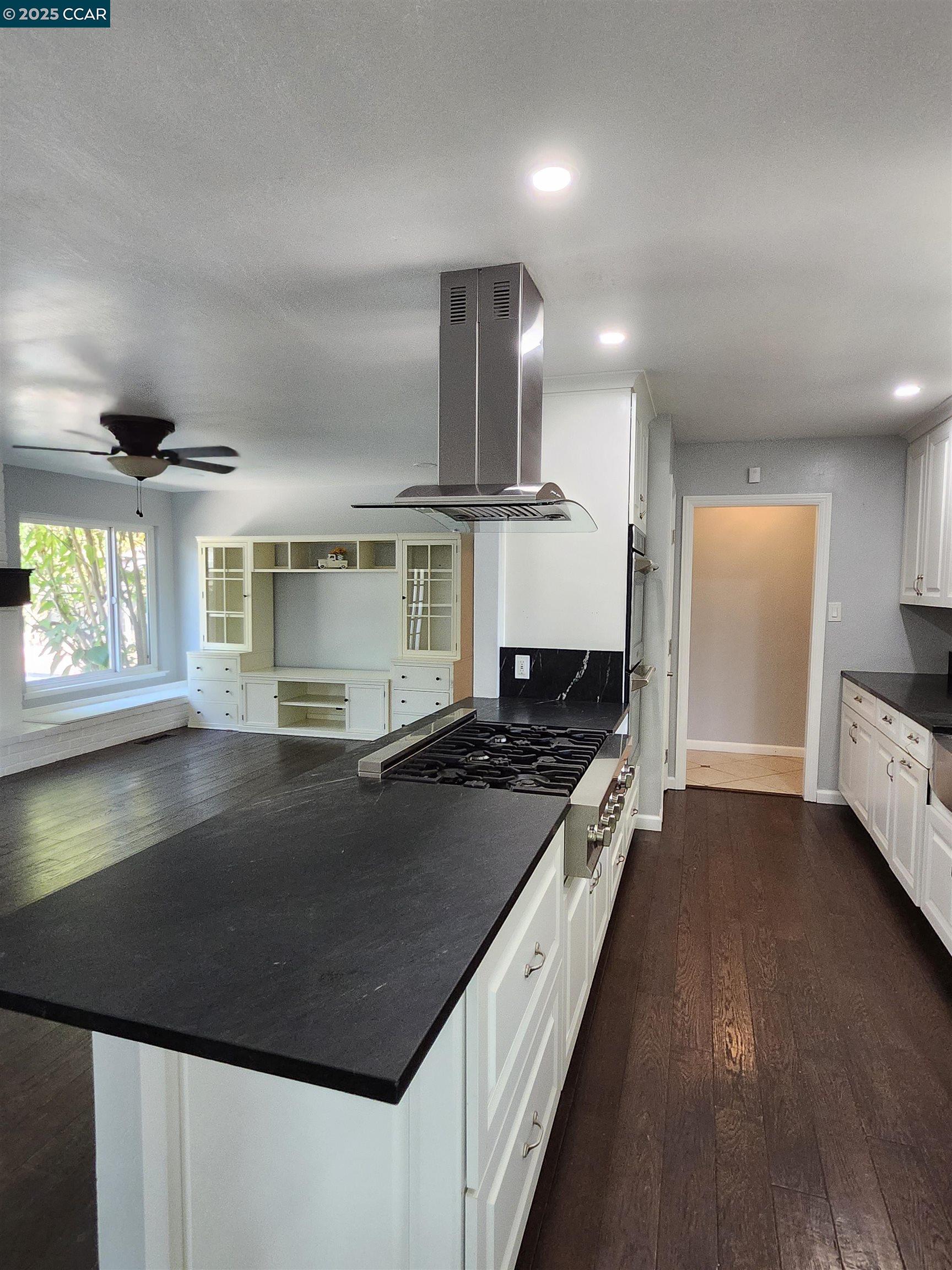 Detail Gallery Image 13 of 60 For 3479 Rose Ct, Concord,  CA 94519 - 4 Beds | 3 Baths