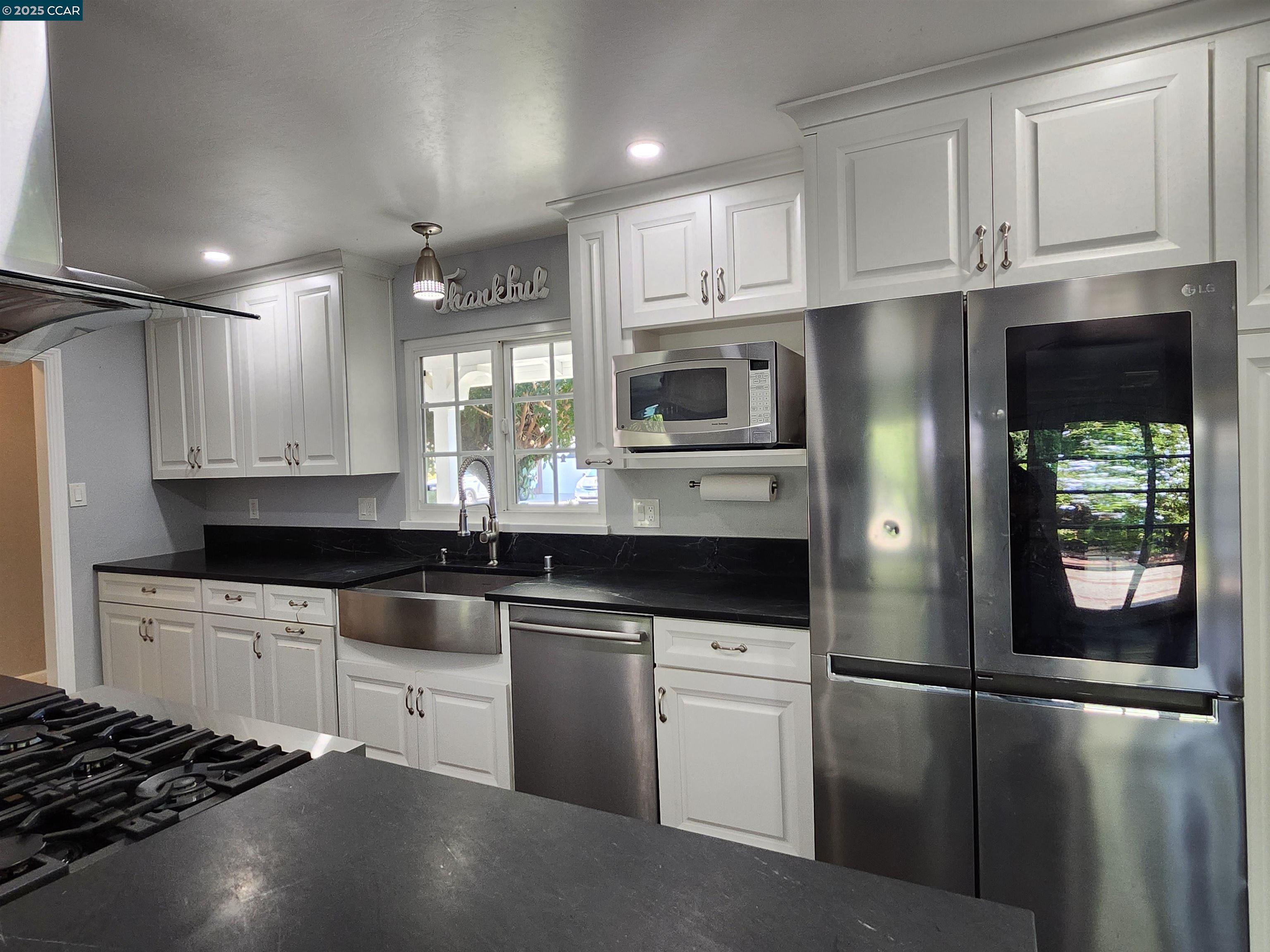 Detail Gallery Image 18 of 60 For 3479 Rose Ct, Concord,  CA 94519 - 4 Beds | 3 Baths