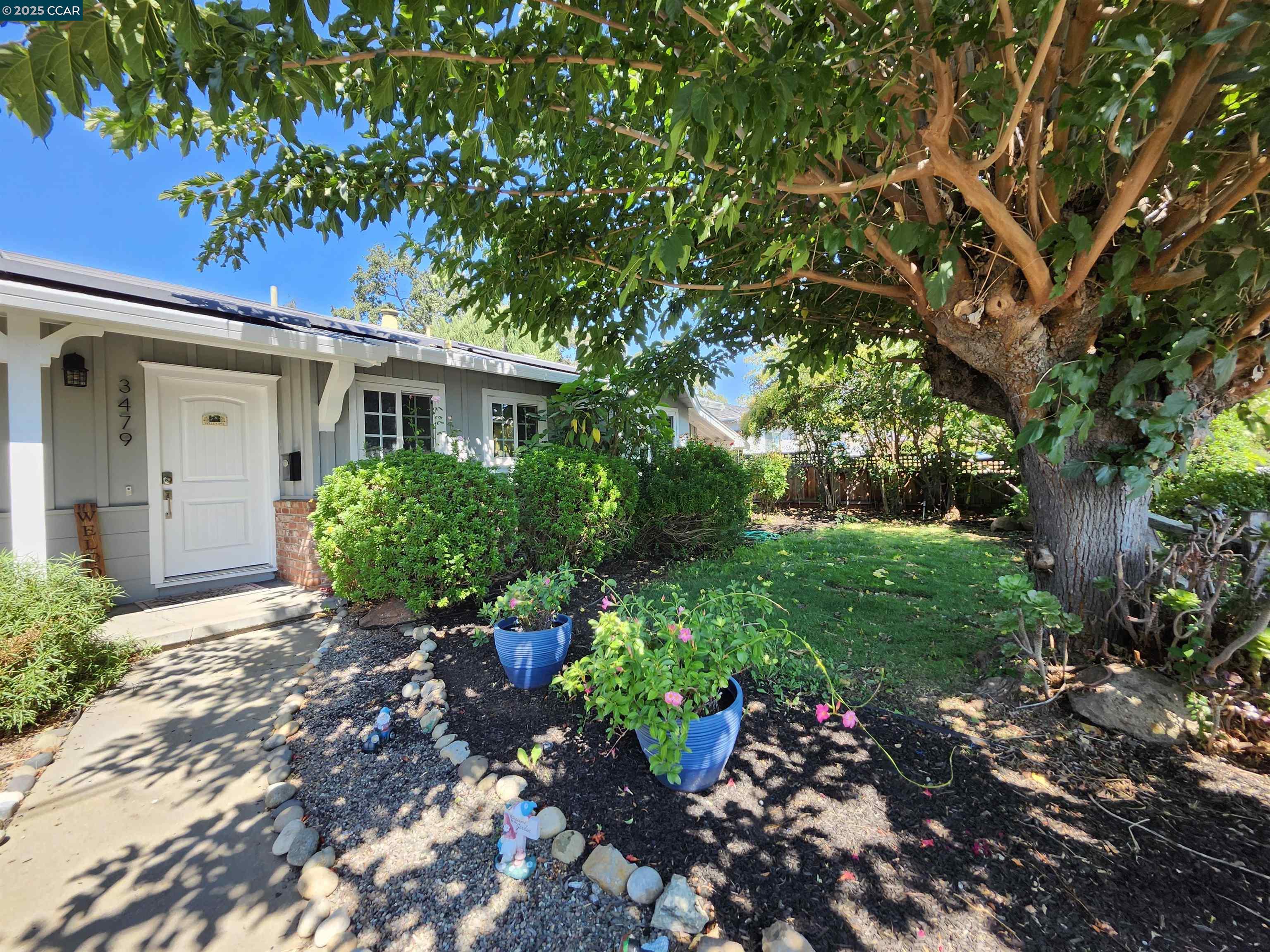 Detail Gallery Image 5 of 60 For 3479 Rose Ct, Concord,  CA 94519 - 4 Beds | 3 Baths