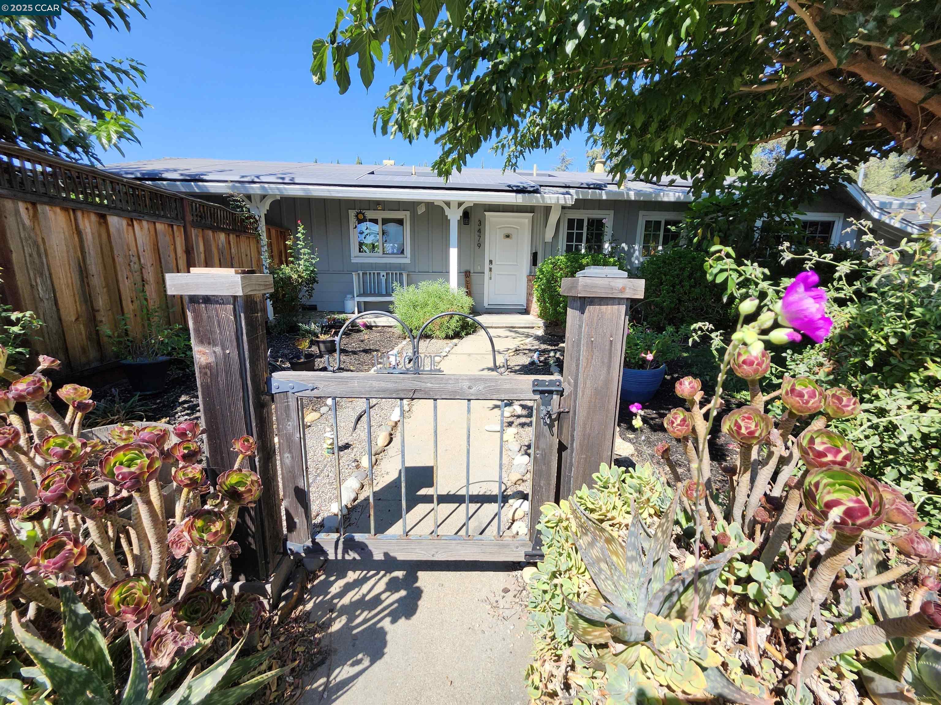 Detail Gallery Image 6 of 60 For 3479 Rose Ct, Concord,  CA 94519 - 4 Beds | 3 Baths