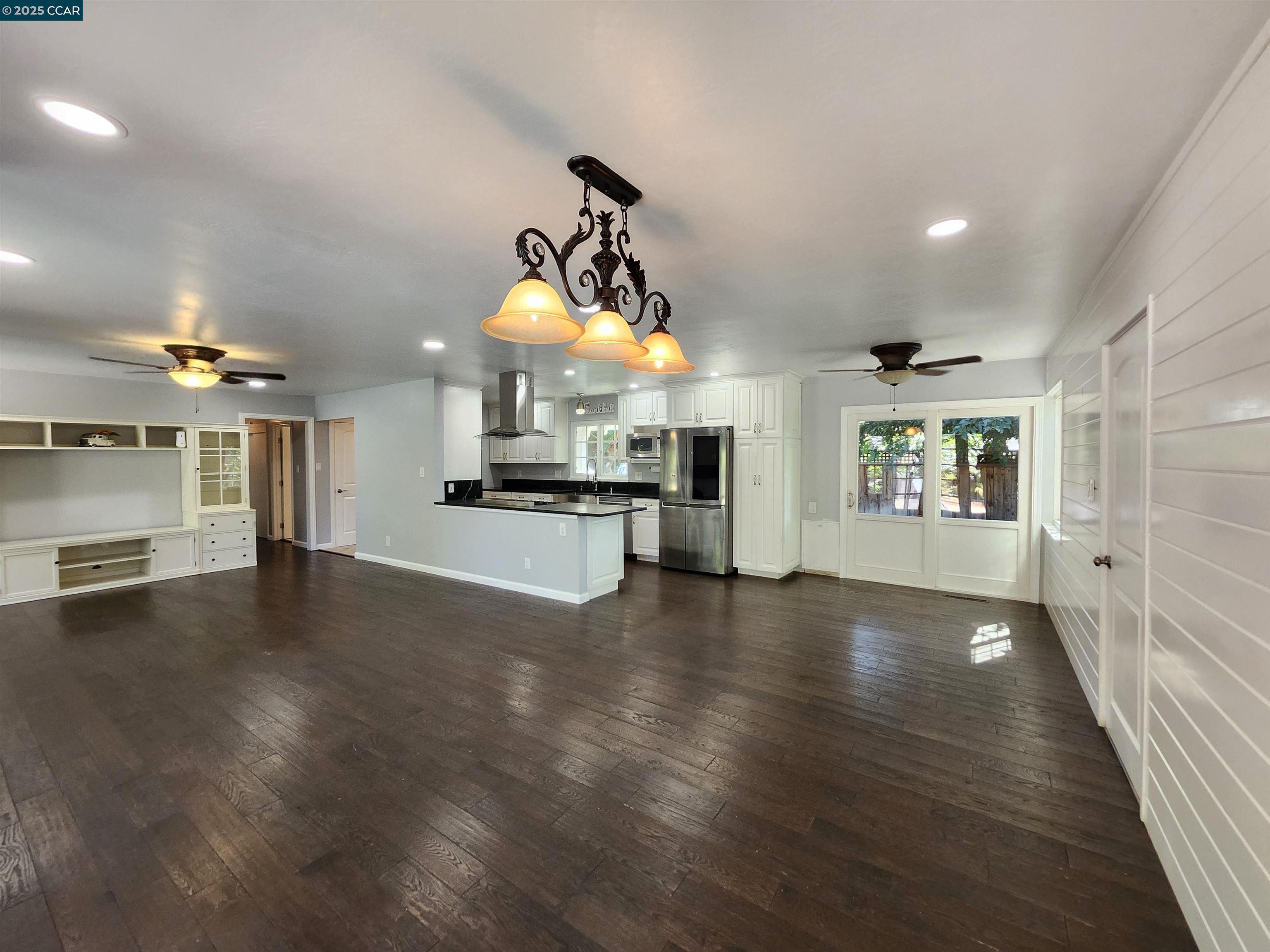 Detail Gallery Image 9 of 60 For 3479 Rose Ct, Concord,  CA 94519 - 4 Beds | 3 Baths