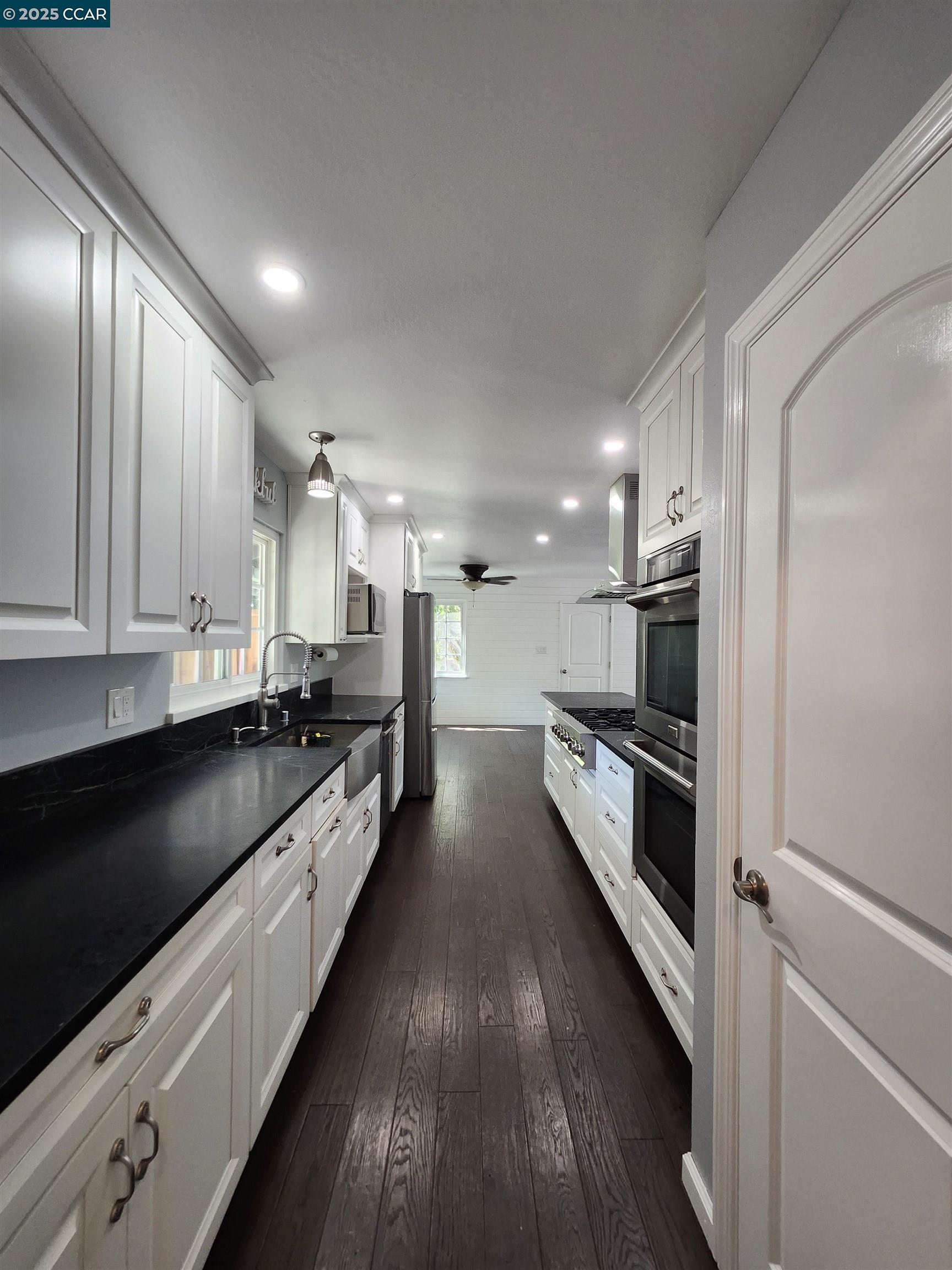 Detail Gallery Image 10 of 60 For 3479 Rose Ct, Concord,  CA 94519 - 4 Beds | 3 Baths