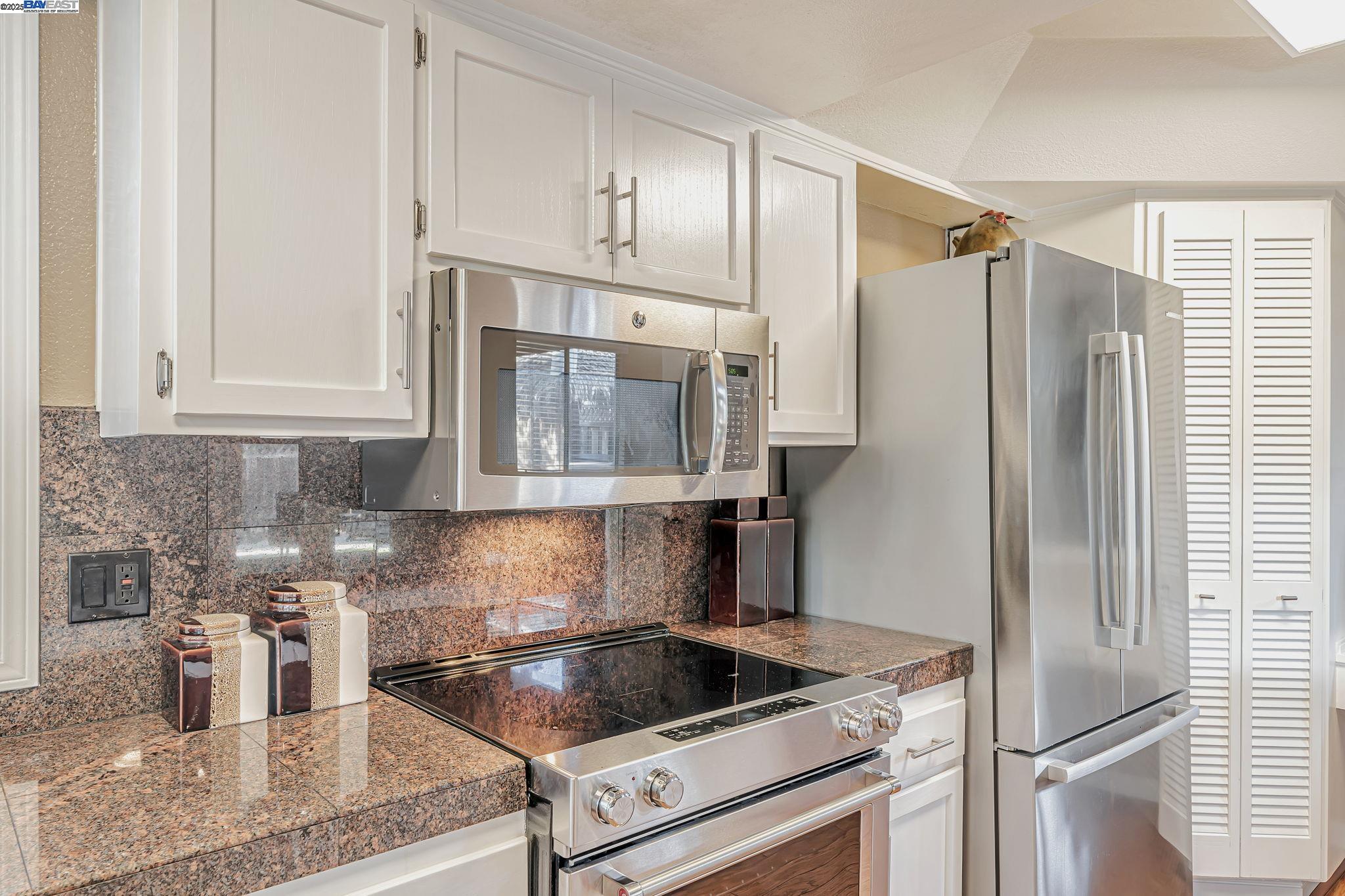 Detail Gallery Image 12 of 60 For 5988 Corte Cerritos, Pleasanton,  CA 94566 - 2 Beds | 2 Baths