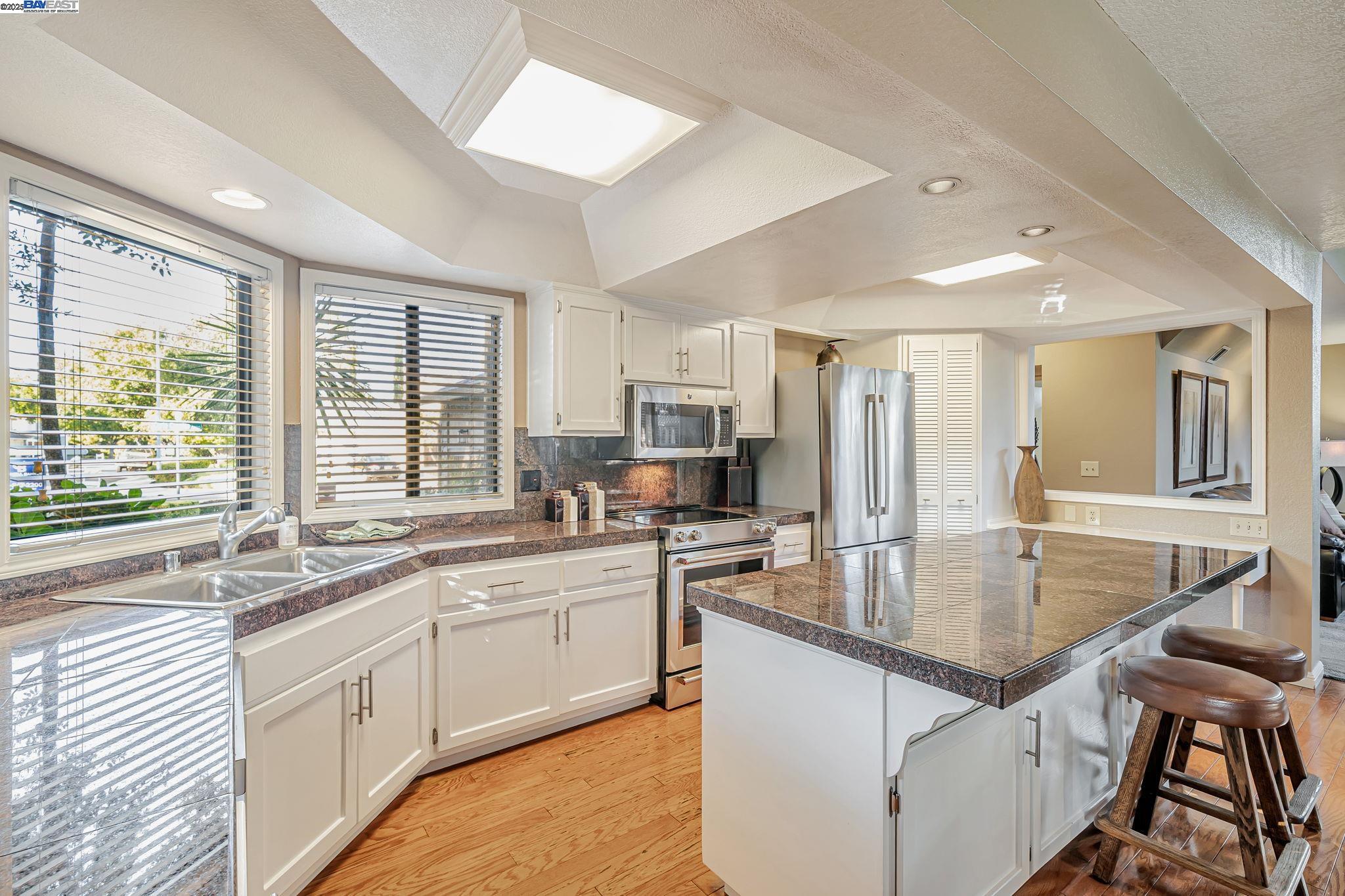 Detail Gallery Image 8 of 60 For 5988 Corte Cerritos, Pleasanton,  CA 94566 - 2 Beds | 2 Baths