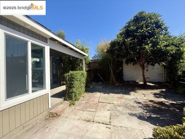 Detail Gallery Image 17 of 18 For 2706 Short St, Oakland,  CA 94619 - 3 Beds | 2 Baths