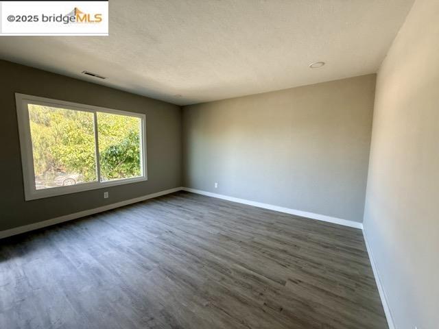 Detail Gallery Image 4 of 18 For 2706 Short St, Oakland,  CA 94619 - 3 Beds | 2 Baths