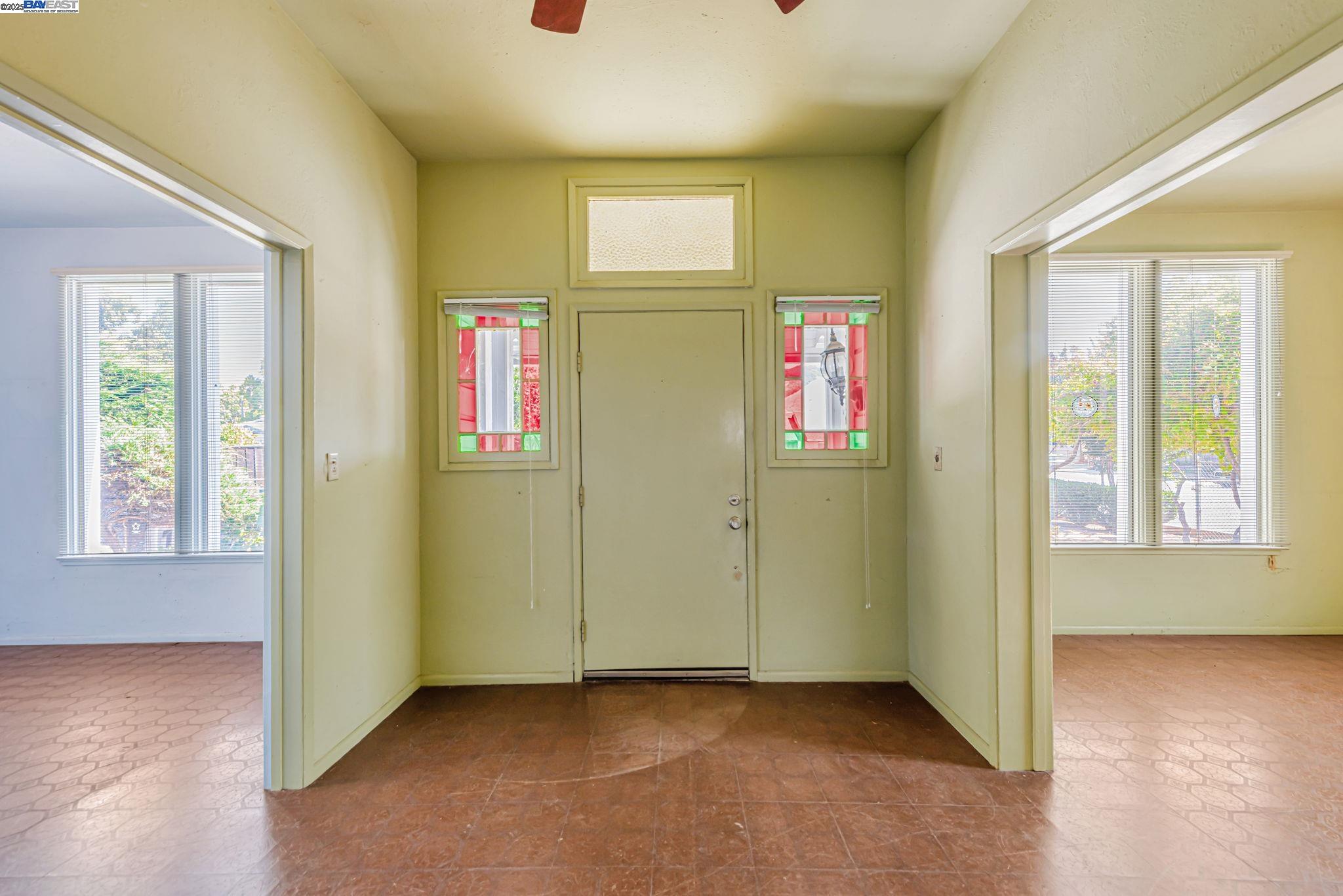 Detail Gallery Image 2 of 27 For 37915 Vallejo St, Fremont,  CA 94536 - 3 Beds | 1/1 Baths