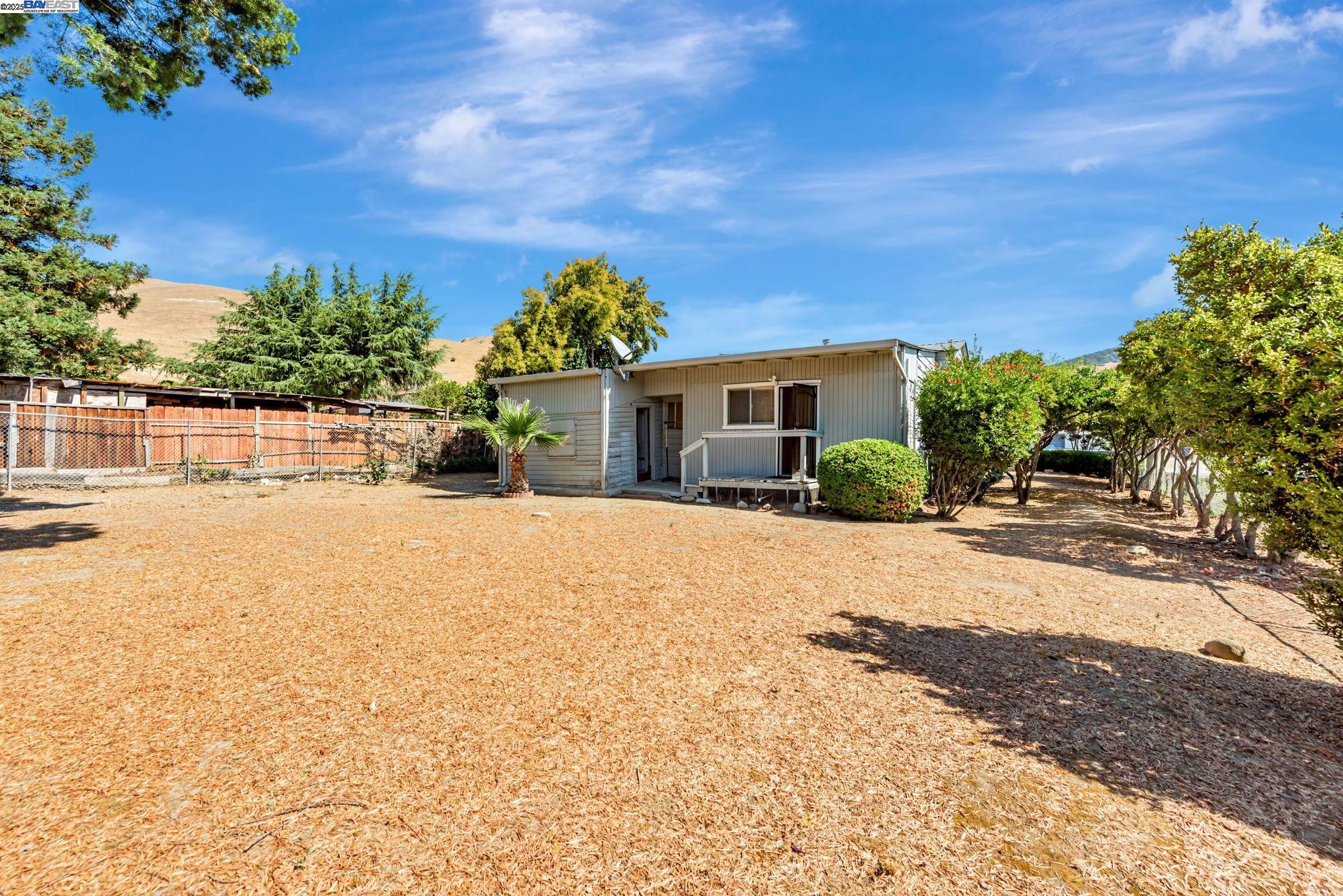 Detail Gallery Image 12 of 27 For 37915 Vallejo St, Fremont,  CA 94536 - 3 Beds | 1/1 Baths