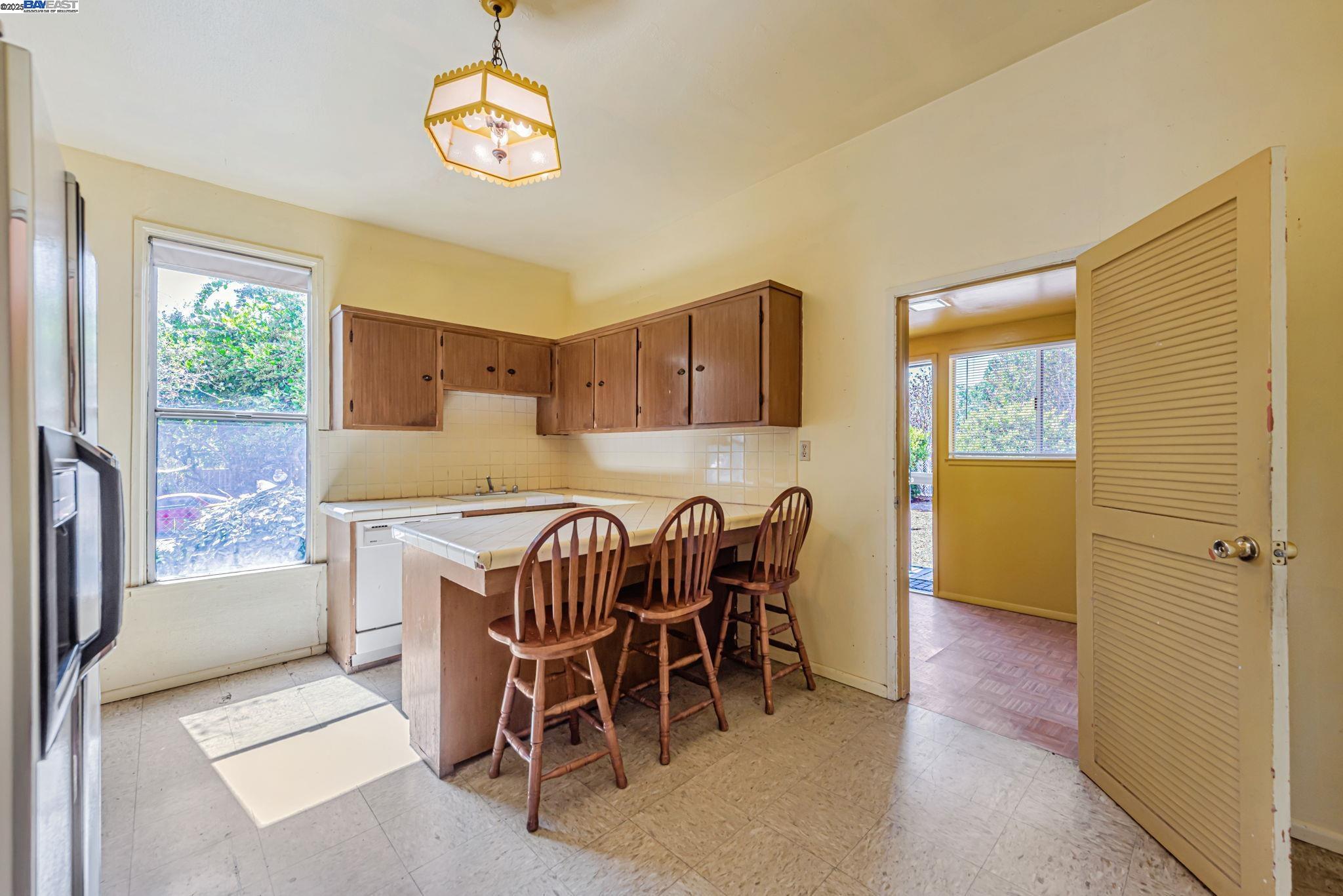 Detail Gallery Image 4 of 27 For 37915 Vallejo St, Fremont,  CA 94536 - 3 Beds | 1/1 Baths