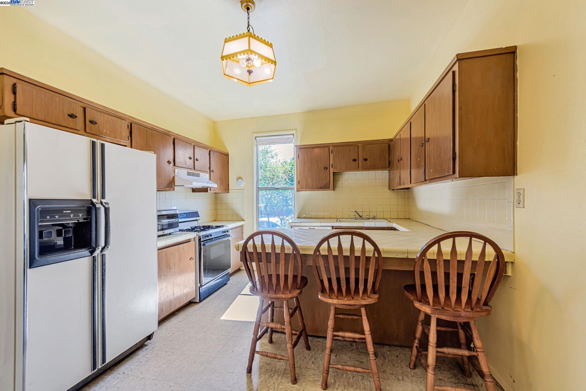 Detail Gallery Image 5 of 27 For 37915 Vallejo St, Fremont,  CA 94536 - 3 Beds | 1/1 Baths