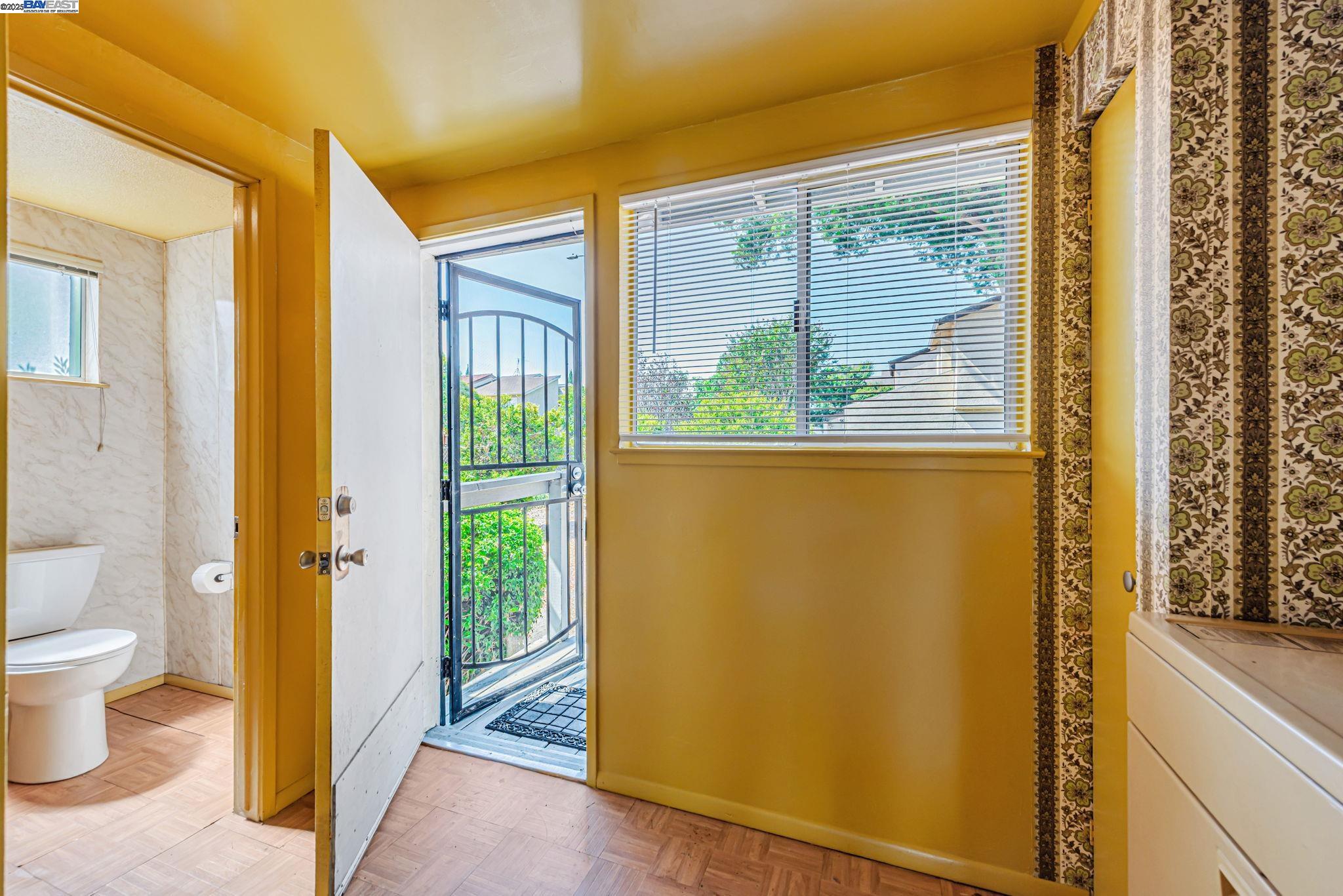 Detail Gallery Image 7 of 27 For 37915 Vallejo St, Fremont,  CA 94536 - 3 Beds | 1/1 Baths