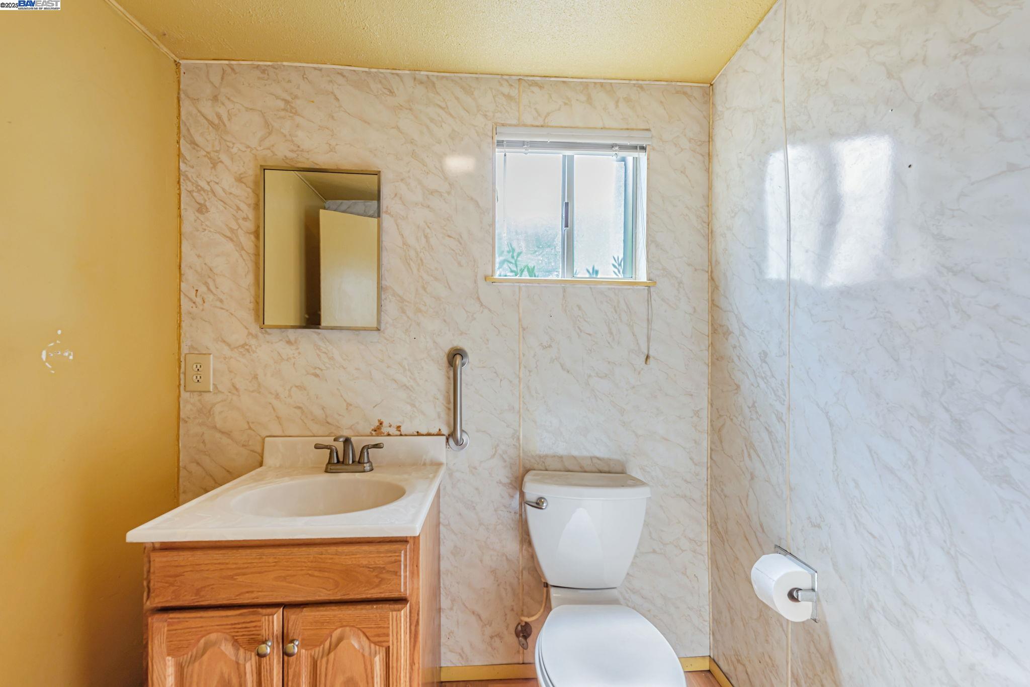 Detail Gallery Image 8 of 27 For 37915 Vallejo St, Fremont,  CA 94536 - 3 Beds | 1/1 Baths