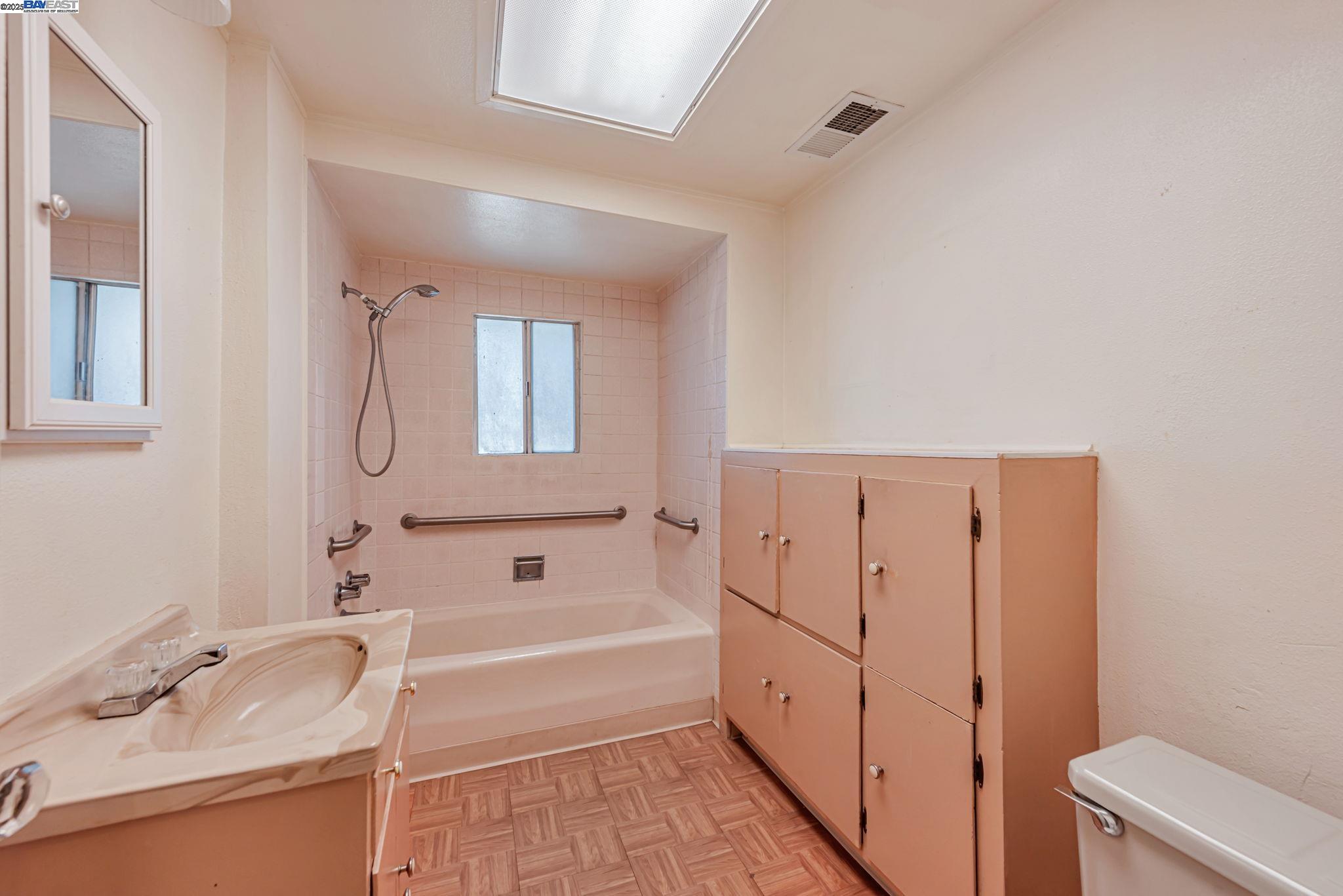 Detail Gallery Image 9 of 27 For 37915 Vallejo St, Fremont,  CA 94536 - 3 Beds | 1/1 Baths