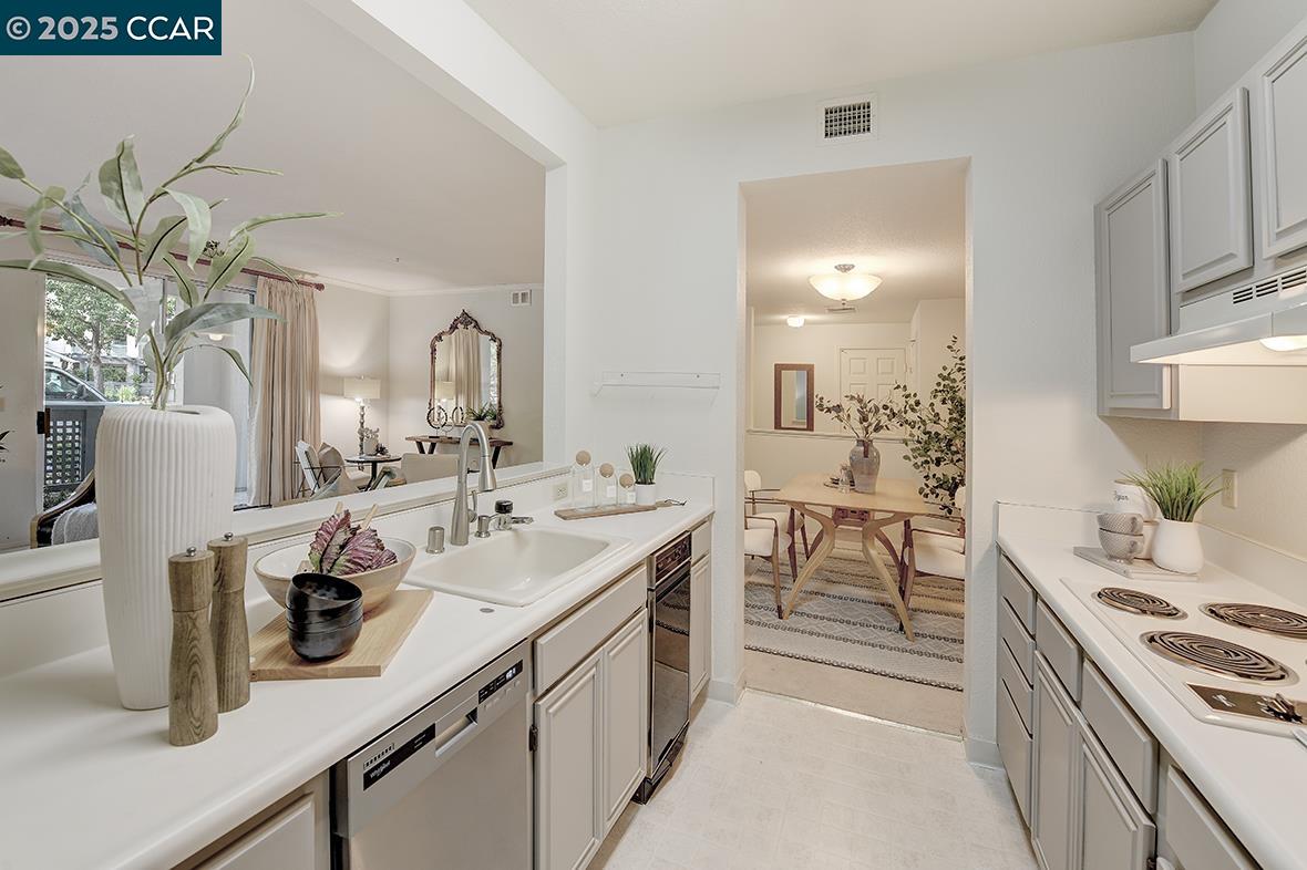 Photo #5: 41112335 Listing 