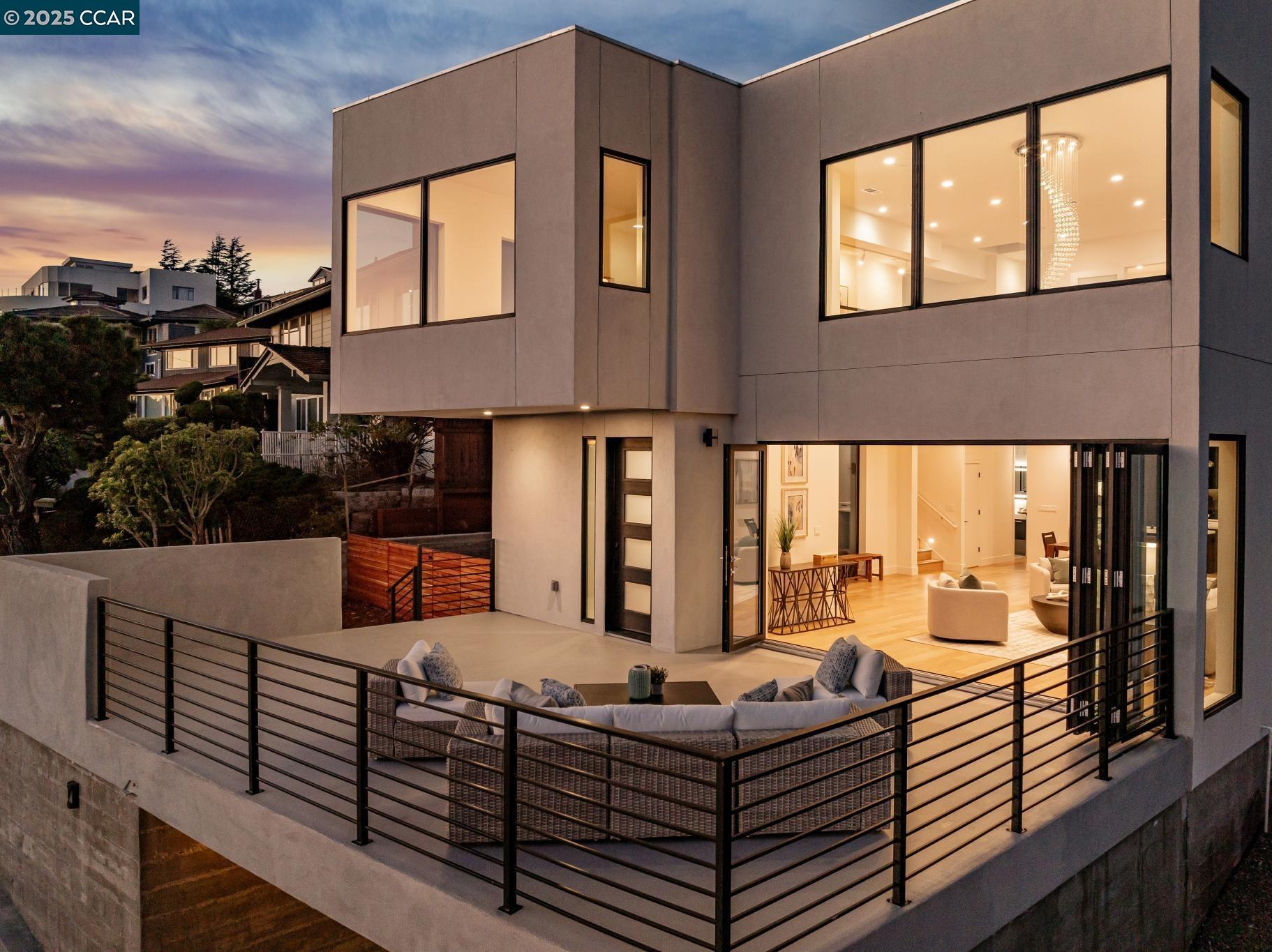 Front Image Thumbnail for CC41112338