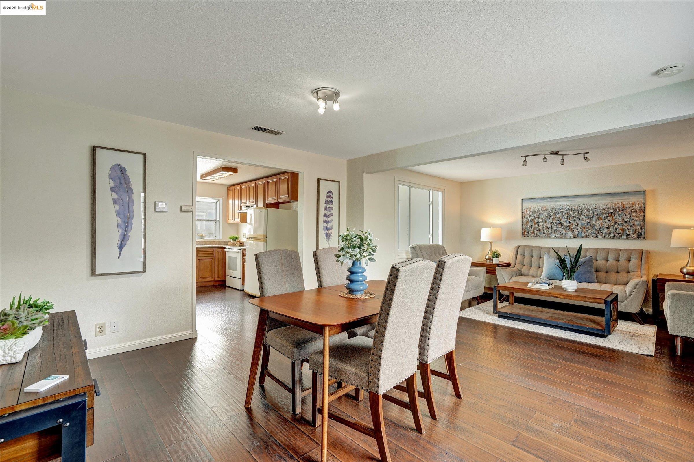 Photo #5: 41112343 Listing 