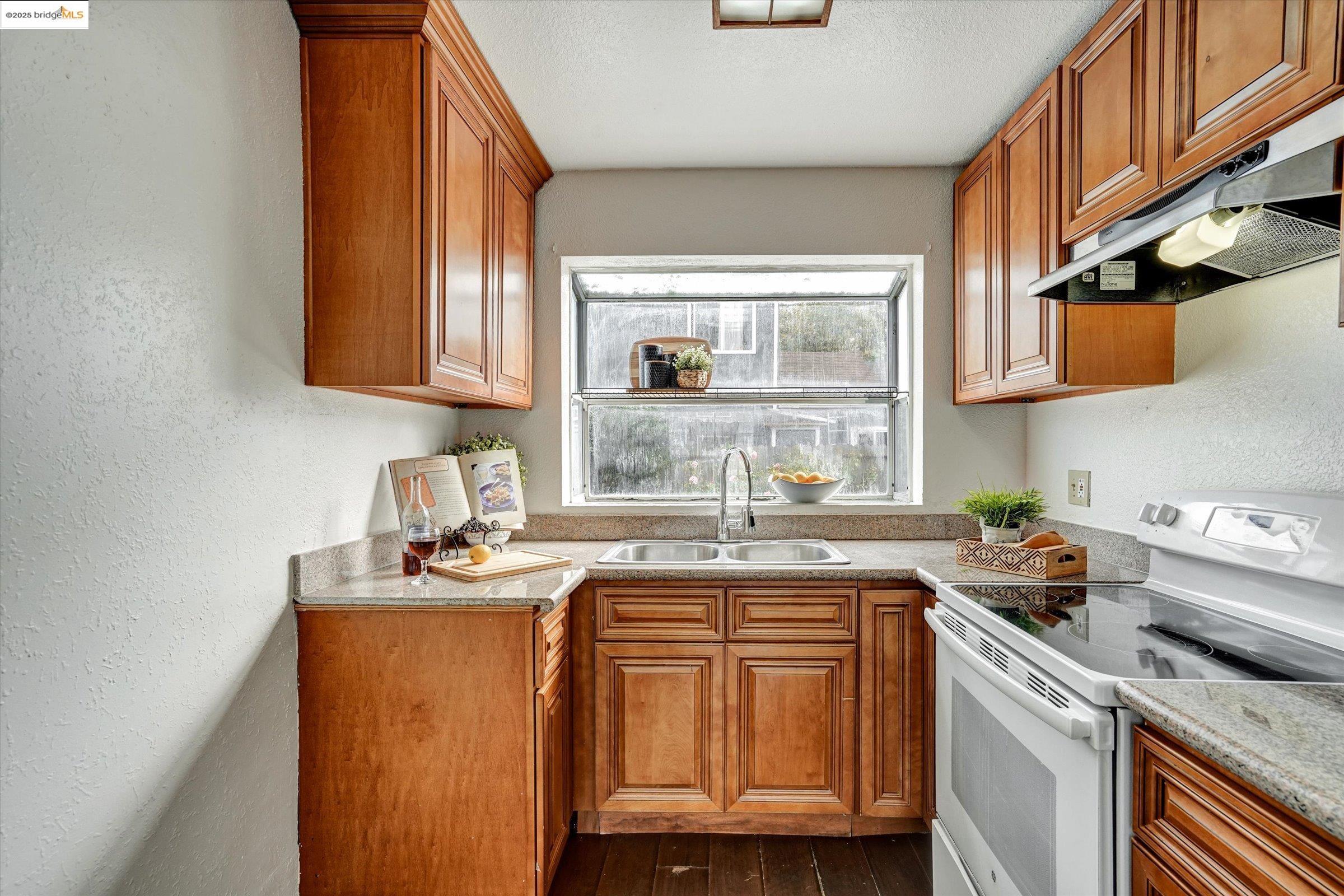Photo #9: 41112343 Listing: Photo #9
