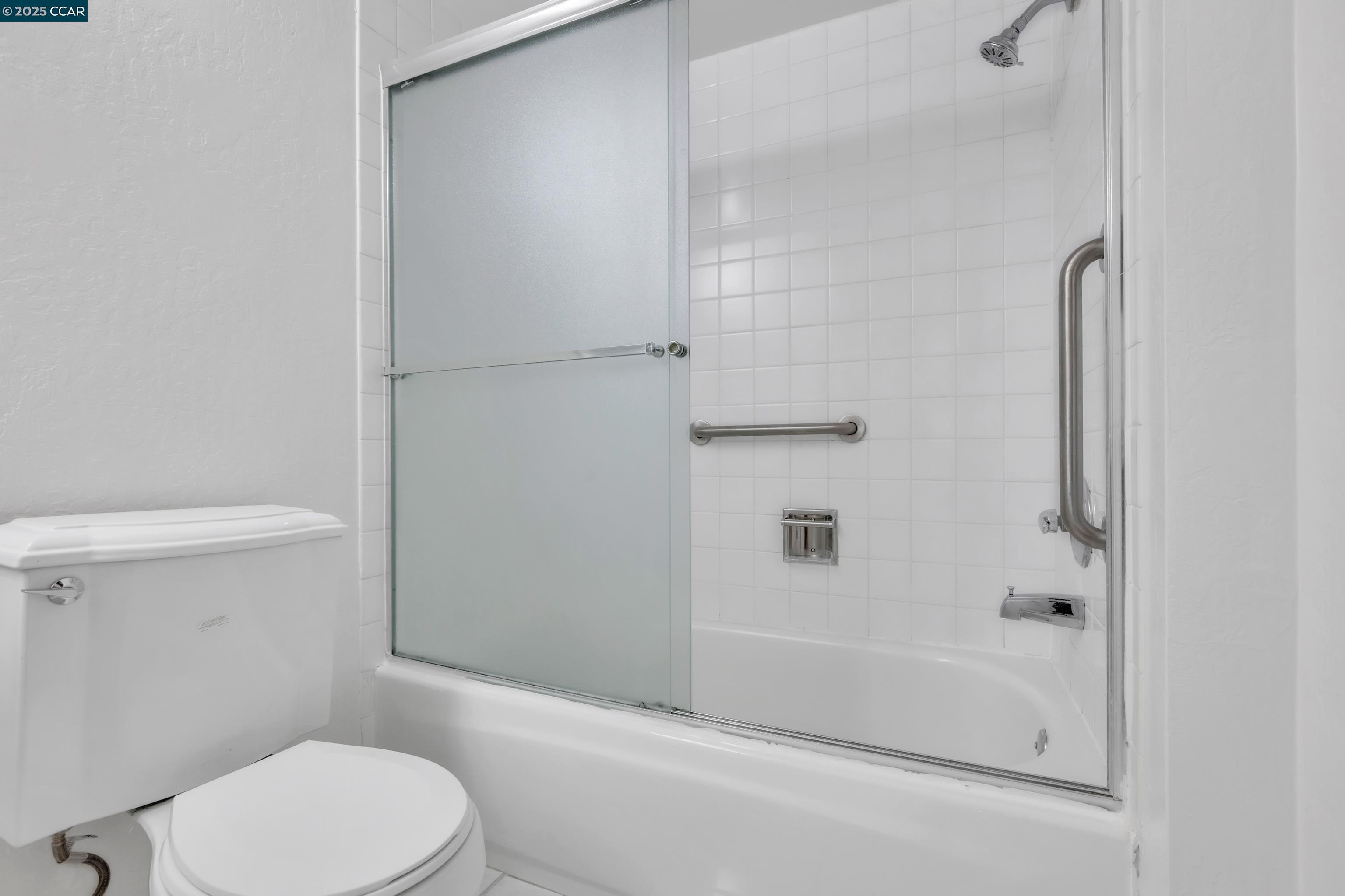 Photo #13: 41112359 Listing: Photo #13