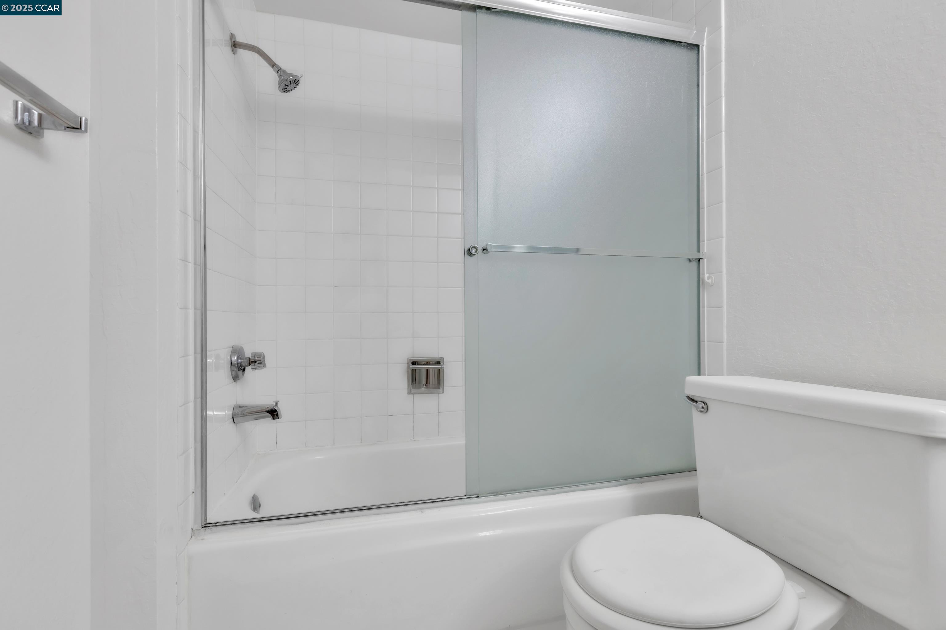 Photo #19: 41112359 Listing: Photo #19