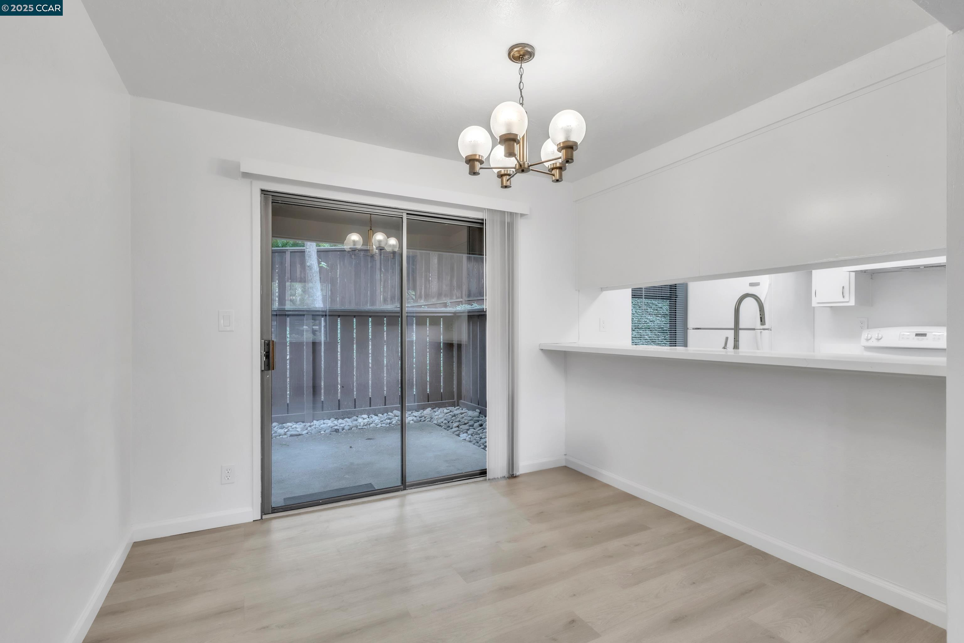 Photo #7: 41112359 Listing: Photo #7