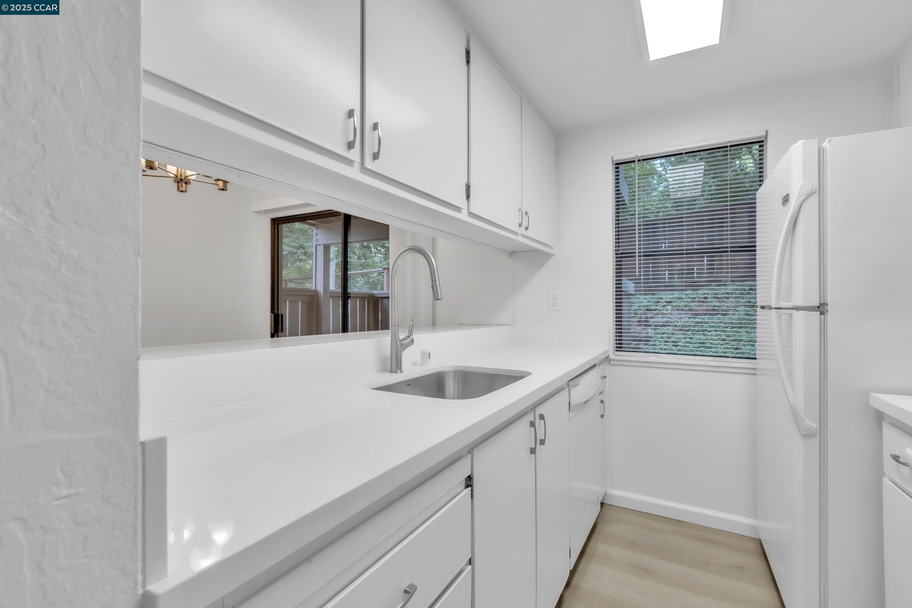 Photo #9: 41112359 Listing: Photo #9