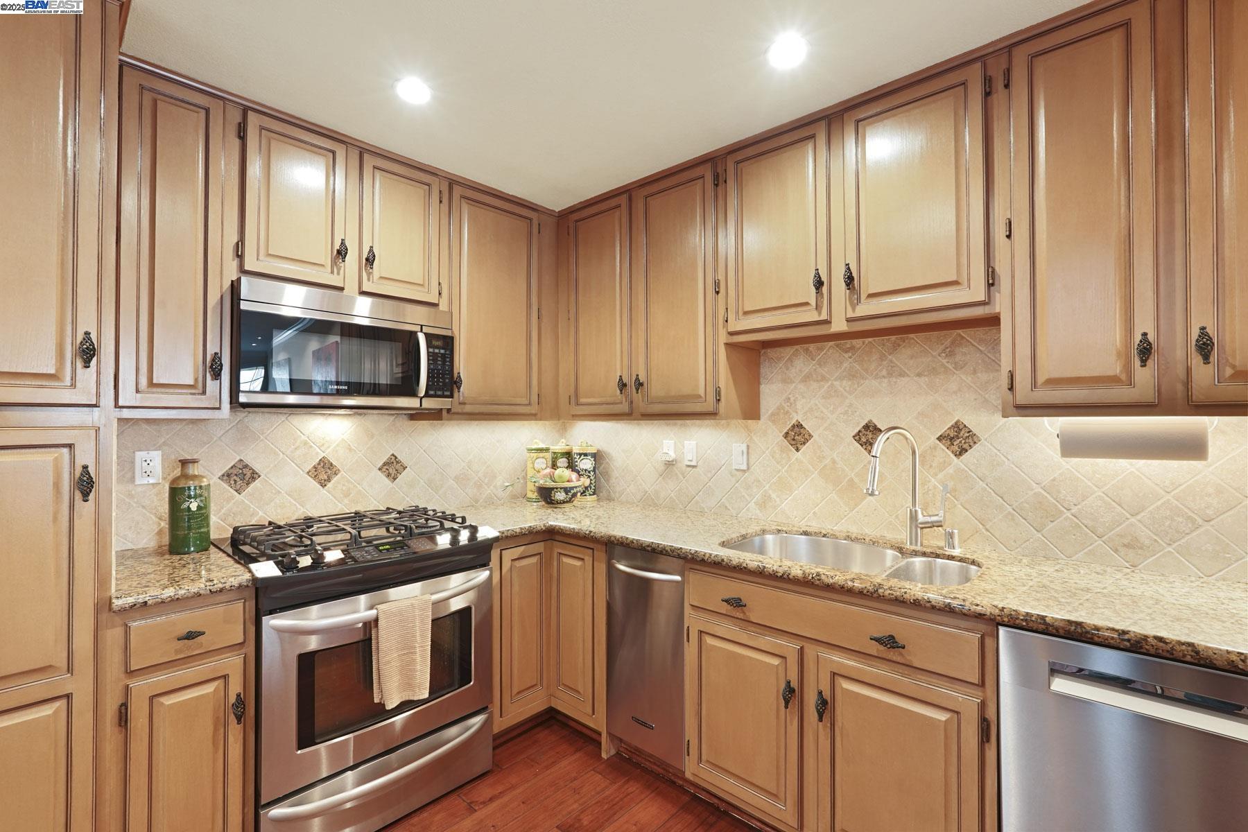 Photo #17: 41112360 Listing: Photo #17