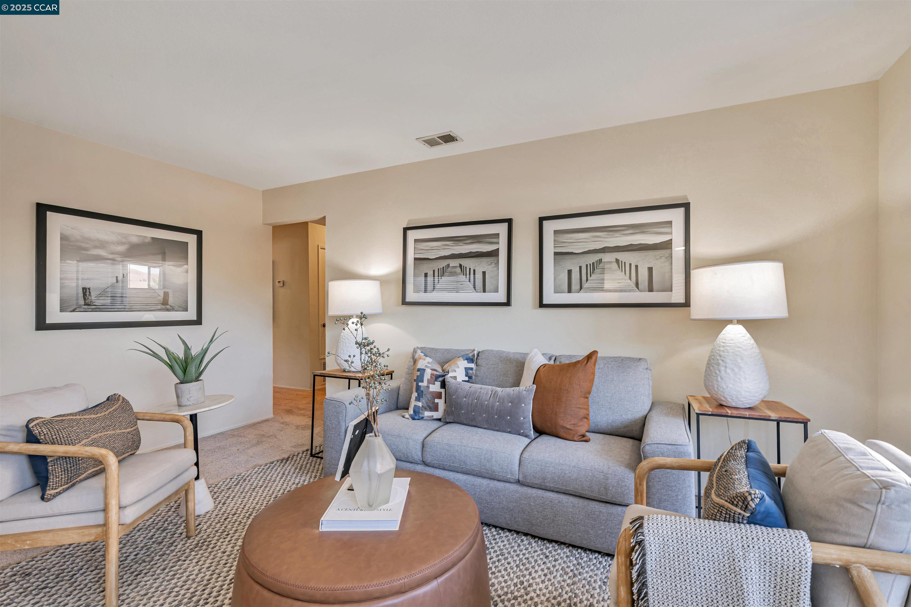 Photo #2: 41112365 Listing 