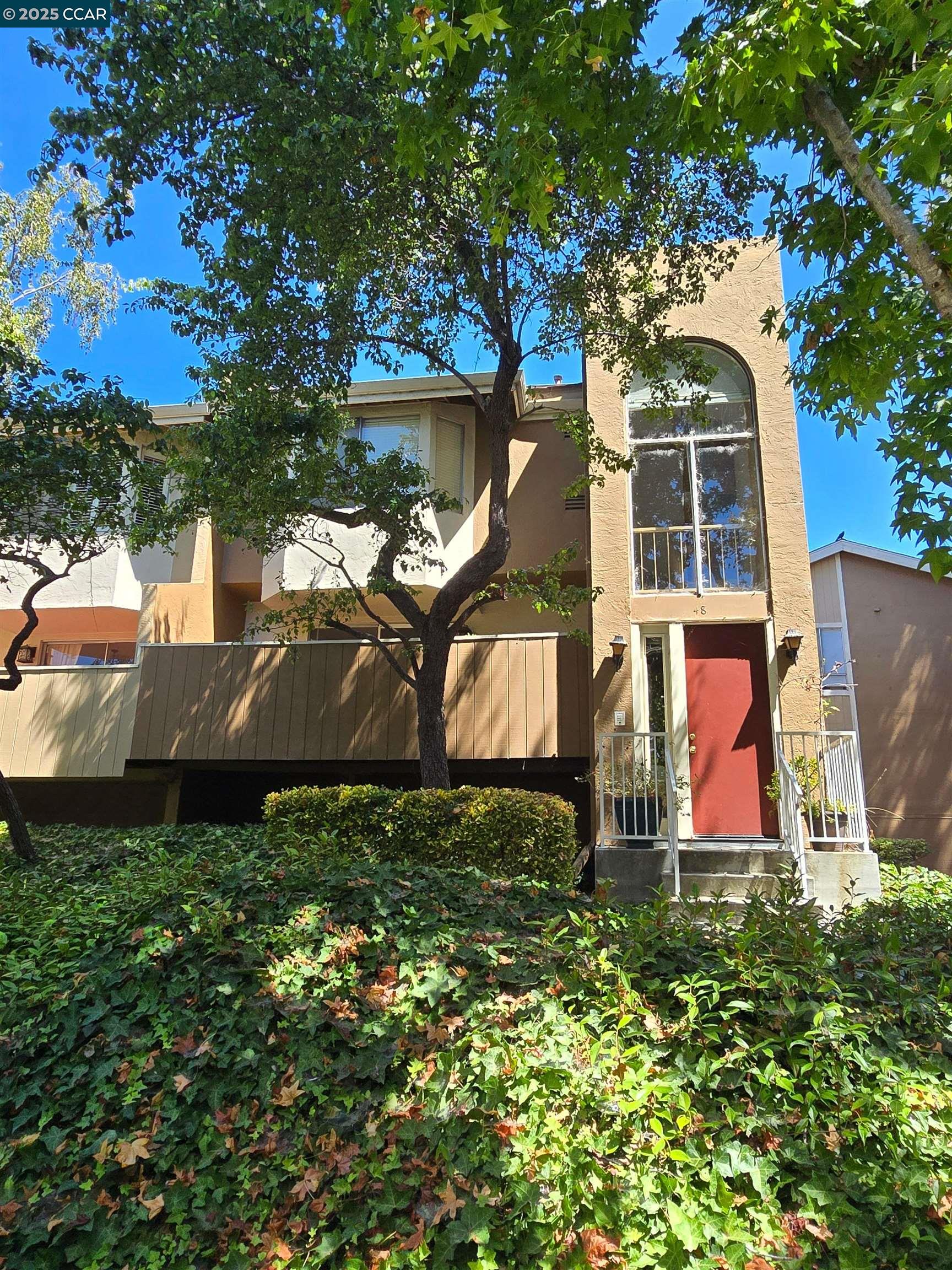 Front Image Thumbnail for CC41112368