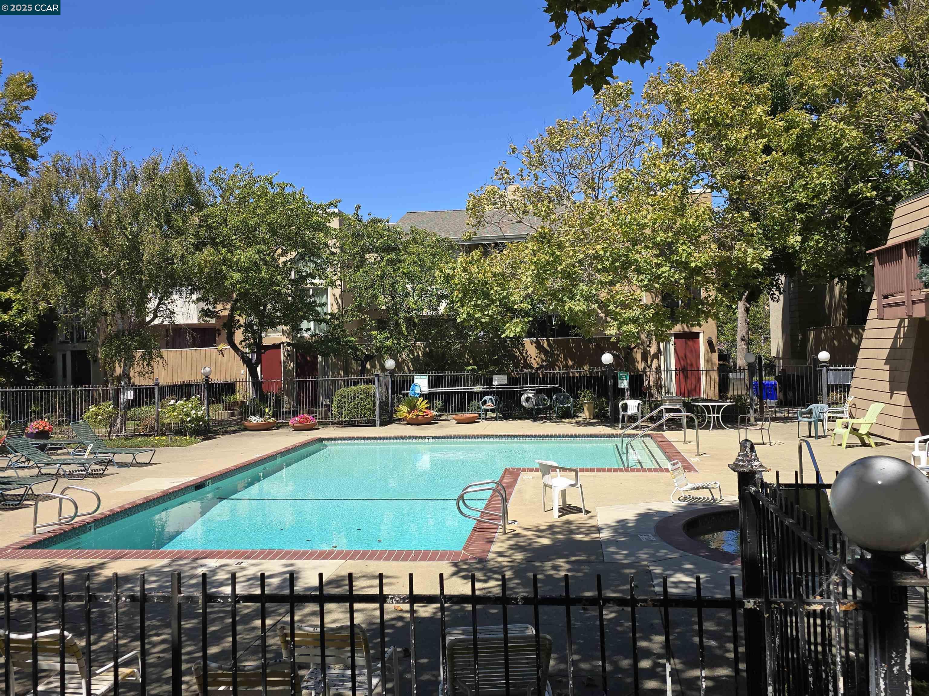 Detail Gallery Image 14 of 15 For 2121 Vale Rd #46,  San Pablo,  CA 94806 - 3 Beds | 3 Baths