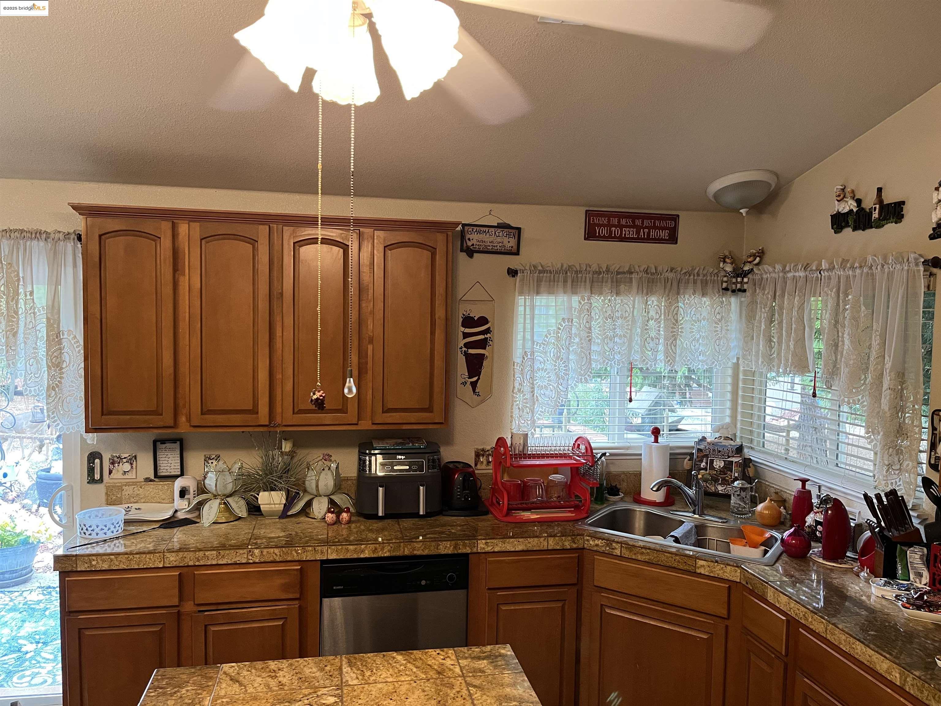 Detail Gallery Image 9 of 26 For 20515 Nob Hill Cir, Groveland,  CA 95321 - 3 Beds | 2 Baths