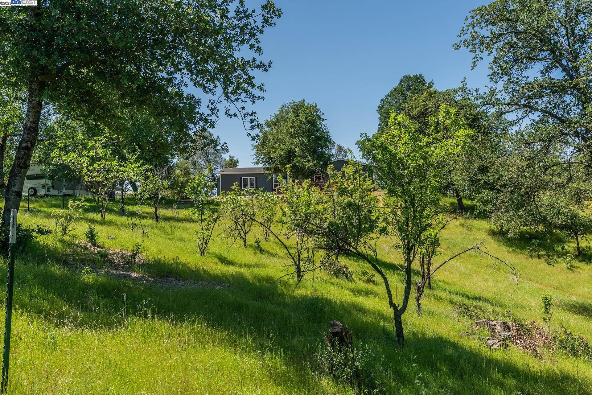 Detail Gallery Image 44 of 59 For 21679 Squaw Grass Trail, Redding,  CA 96003 - 3 Beds | 2 Baths