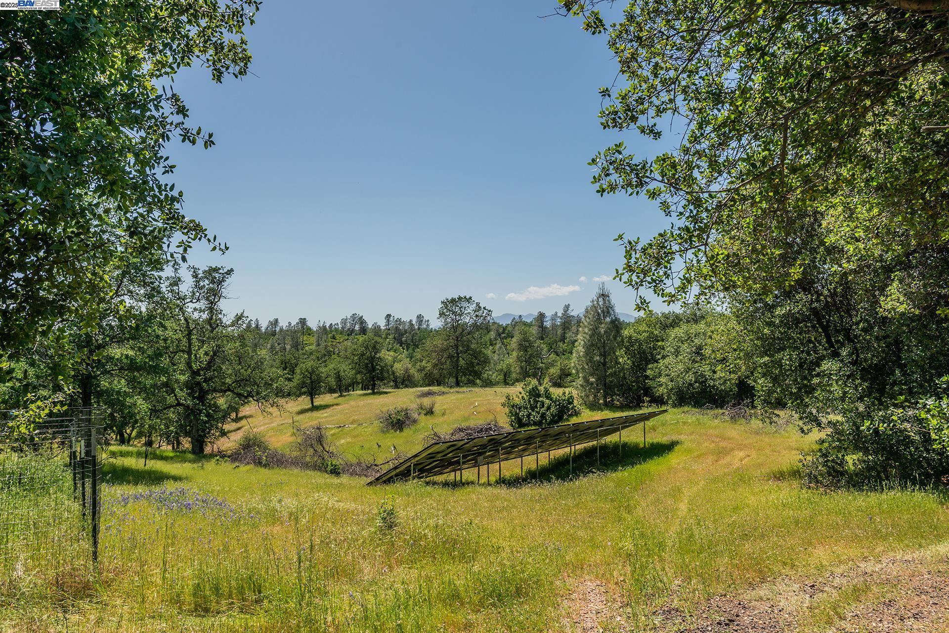Detail Gallery Image 57 of 59 For 21679 Squaw Grass Trail, Redding,  CA 96003 - 3 Beds | 2 Baths