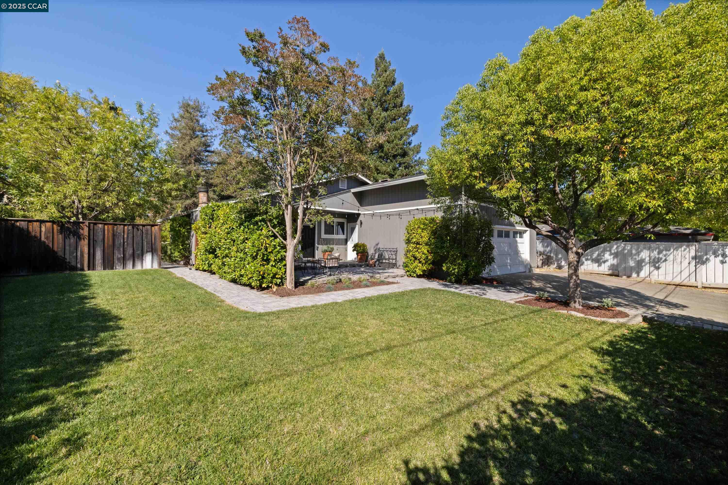 Front Image Thumbnail for CC41112386