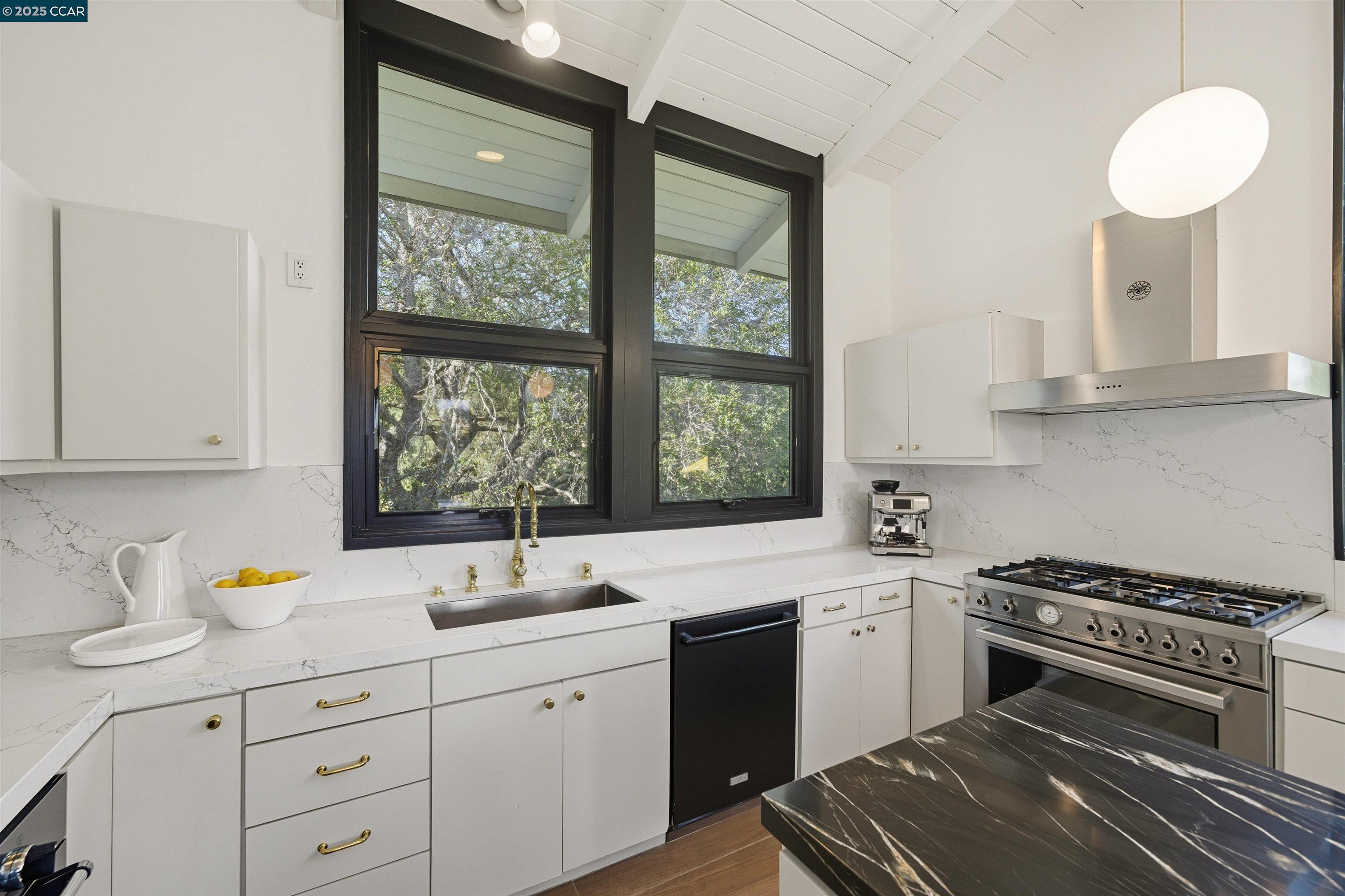 Detail Gallery Image 16 of 44 For 4161 Coralee Ln, Lafayette,  CA 94549 - 4 Beds | 2/1 Baths