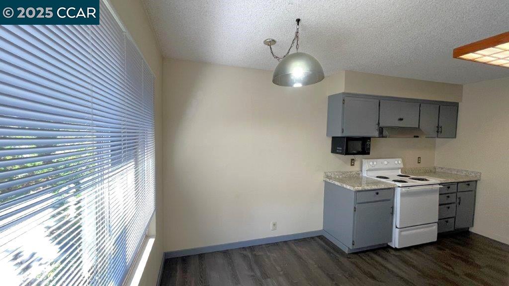 Detail Gallery Image 5 of 37 For 4260 Clayton Road #18,  Concord,  CA 94521 - 3 Beds | 2 Baths