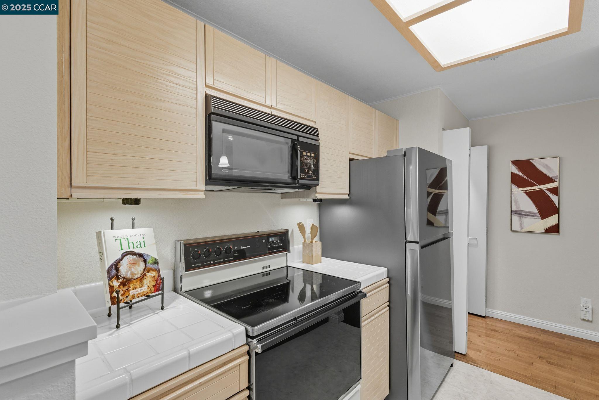 Photo #5: 41112397 Listing 