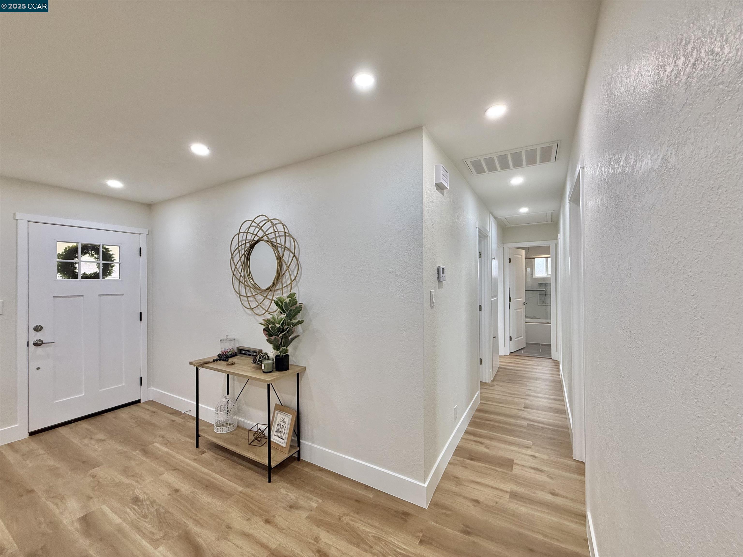 Detail Gallery Image 5 of 23 For 437 Pomona Ave, Vallejo,  CA 94589 - 4 Beds | 2 Baths