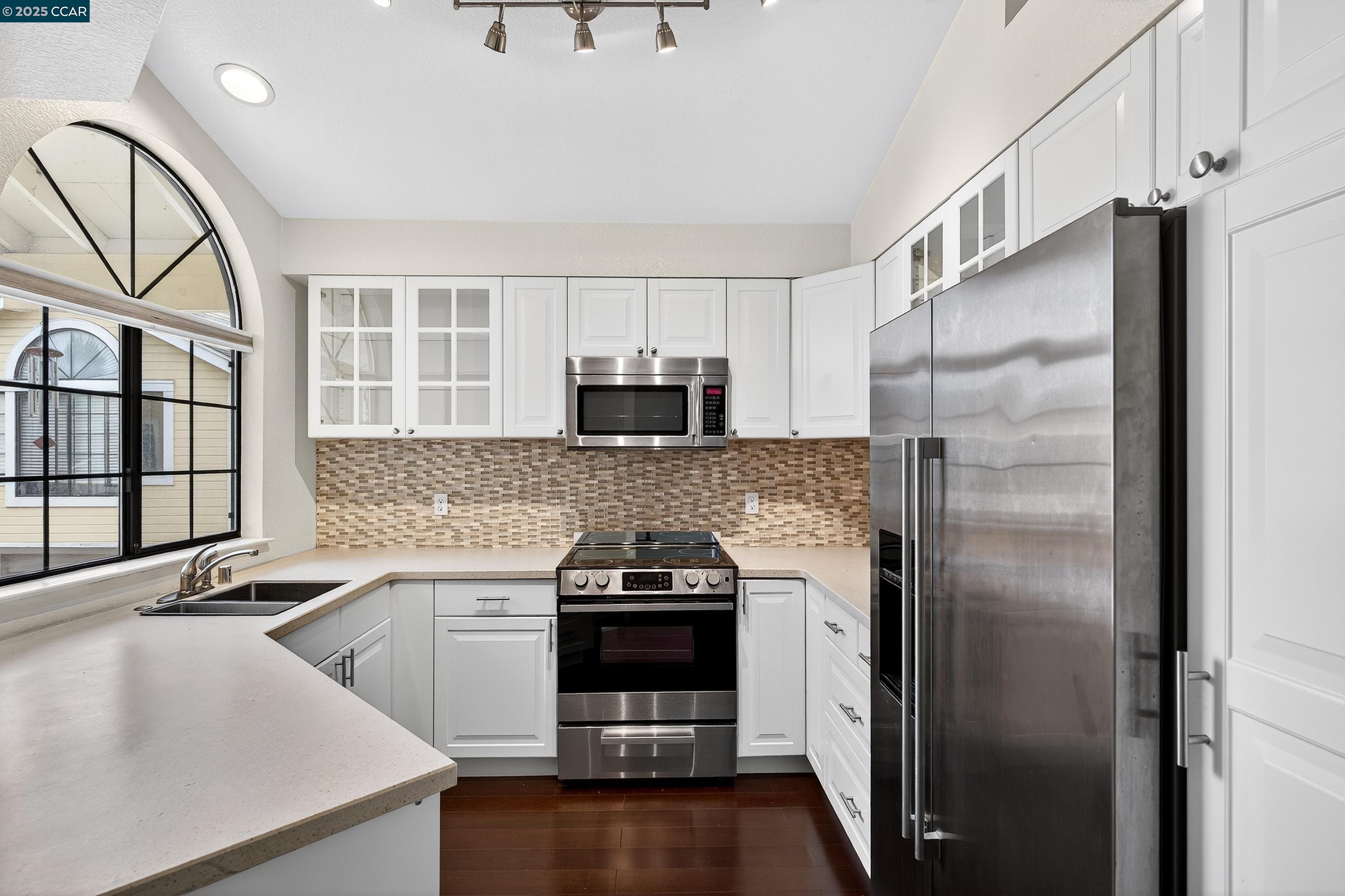 Detail Gallery Image 15 of 46 For 1202 Devonwood, Hercules,  CA 94547 - 2 Beds | 2 Baths