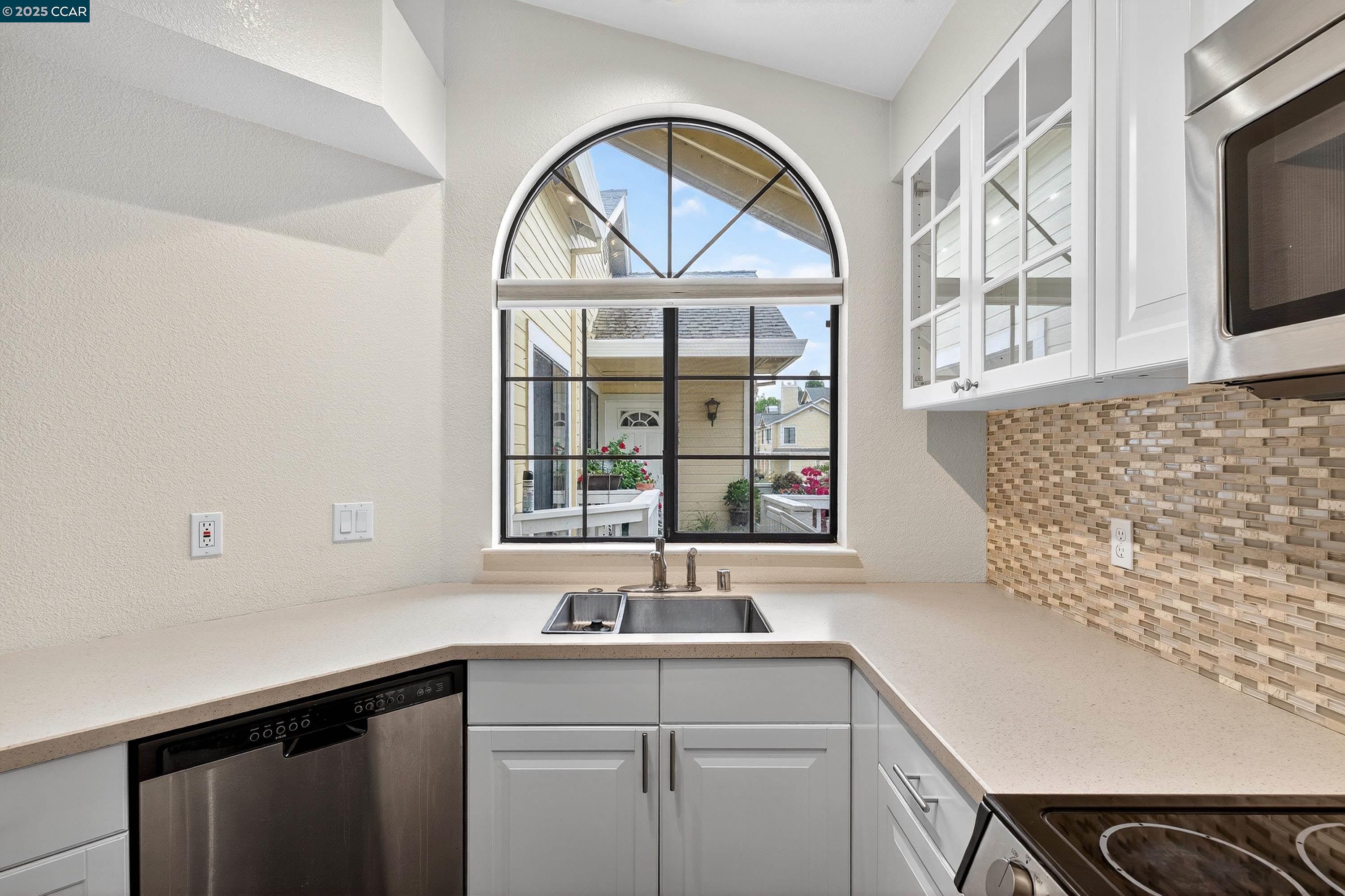Detail Gallery Image 17 of 46 For 1202 Devonwood, Hercules,  CA 94547 - 2 Beds | 2 Baths