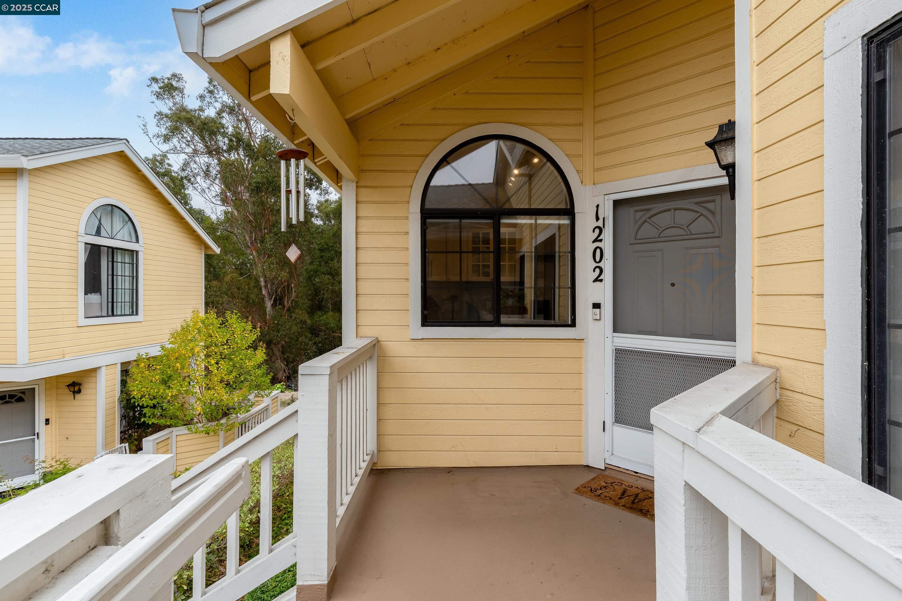 Detail Gallery Image 4 of 46 For 1202 Devonwood, Hercules,  CA 94547 - 2 Beds | 2 Baths