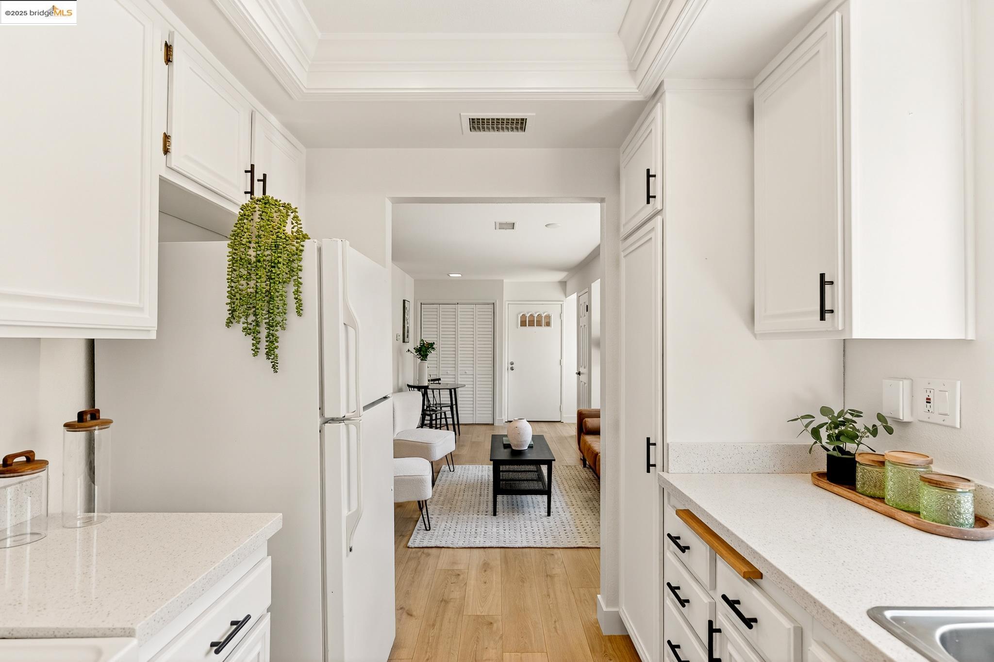 Photo #5: 41112415 Listing 