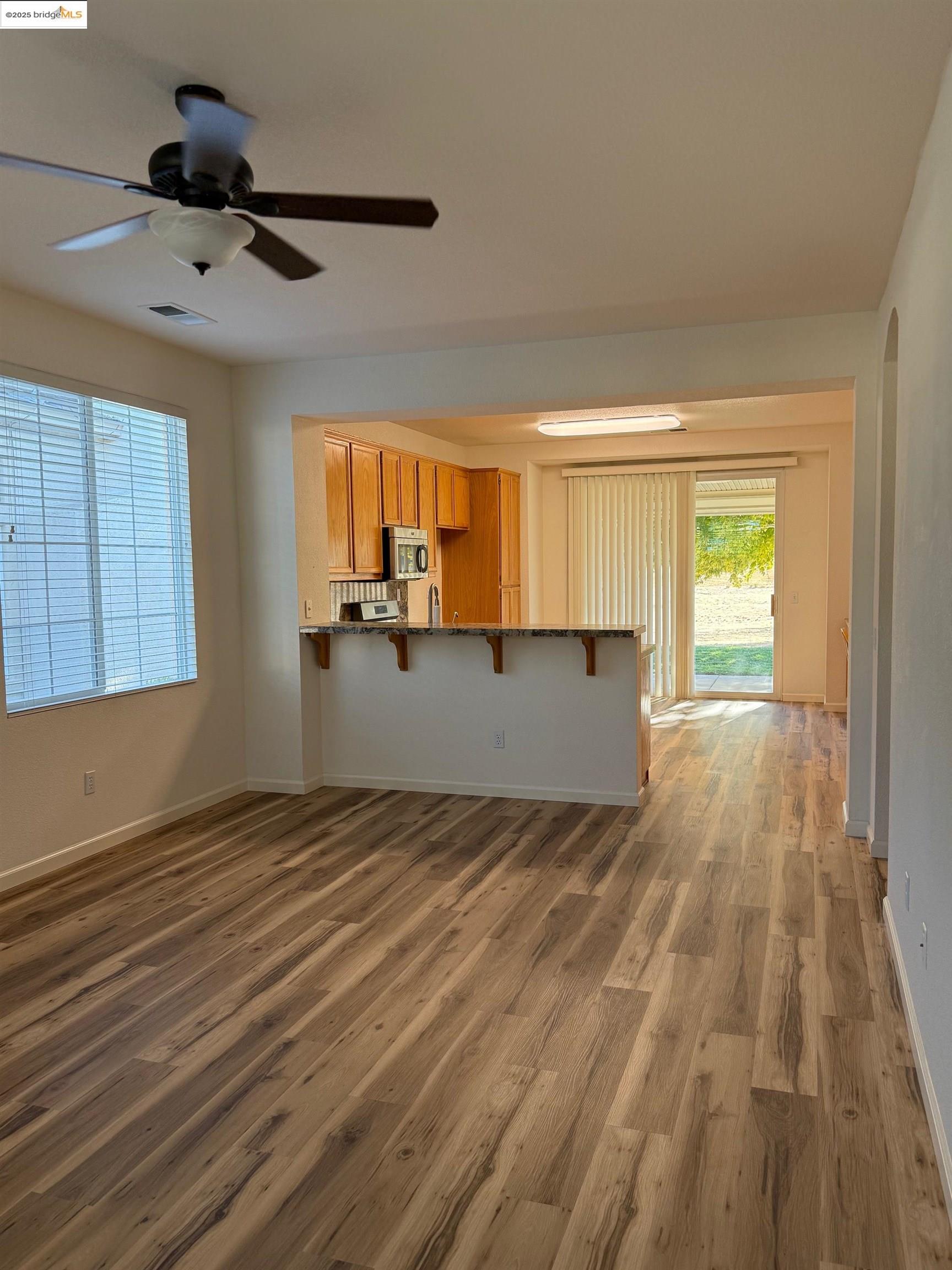 Detail Gallery Image 4 of 17 For 491 Central Park Pl, Brentwood,  CA 94513 - 2 Beds | 2 Baths