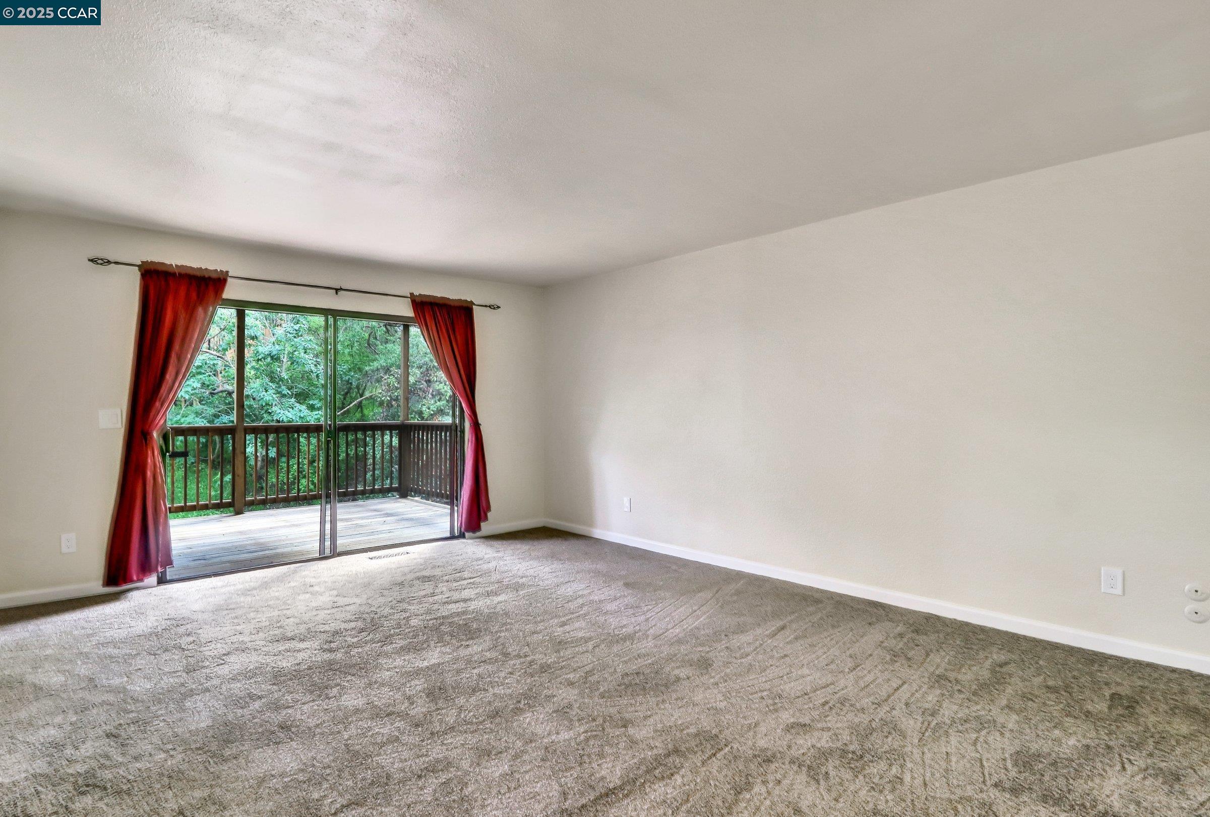 Detail Gallery Image 15 of 18 For 25 Saint Julie, Pleasant Hill,  CA 94523 - 3 Beds | 2/1 Baths