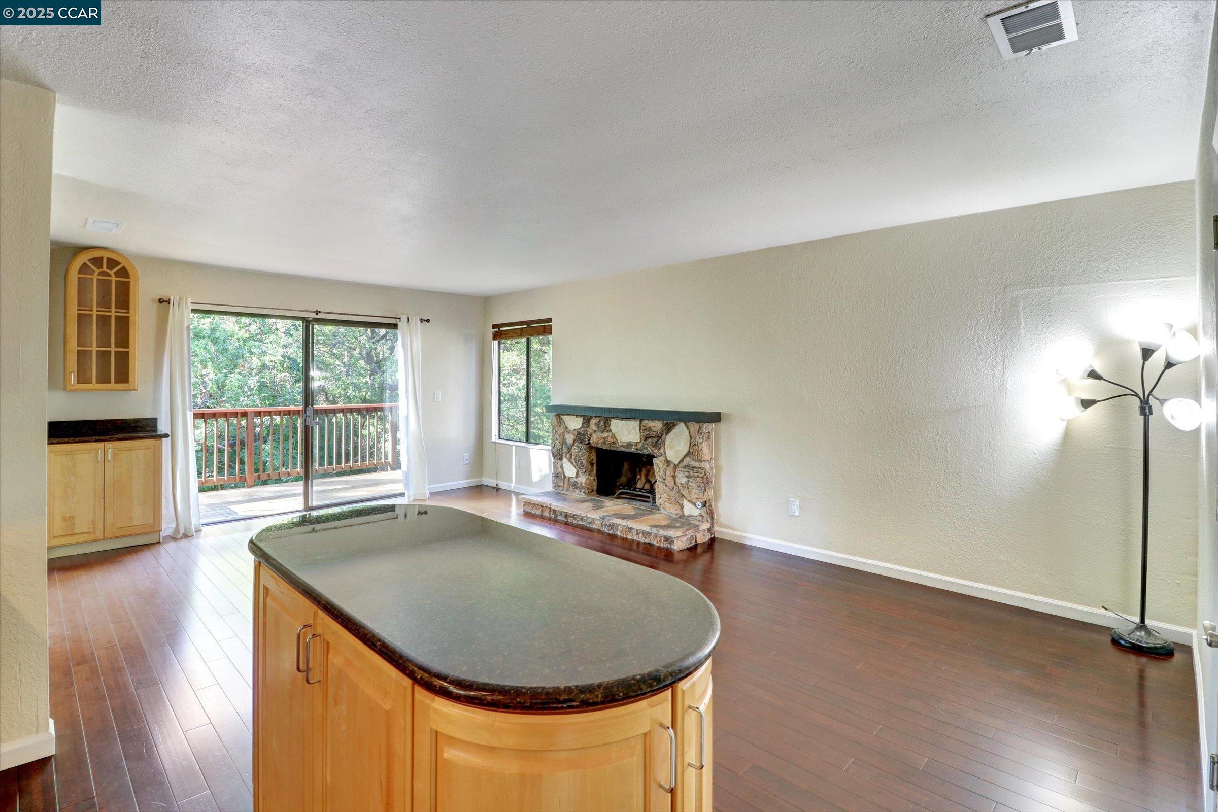 Detail Gallery Image 8 of 18 For 25 Saint Julie, Pleasant Hill,  CA 94523 - 3 Beds | 2/1 Baths