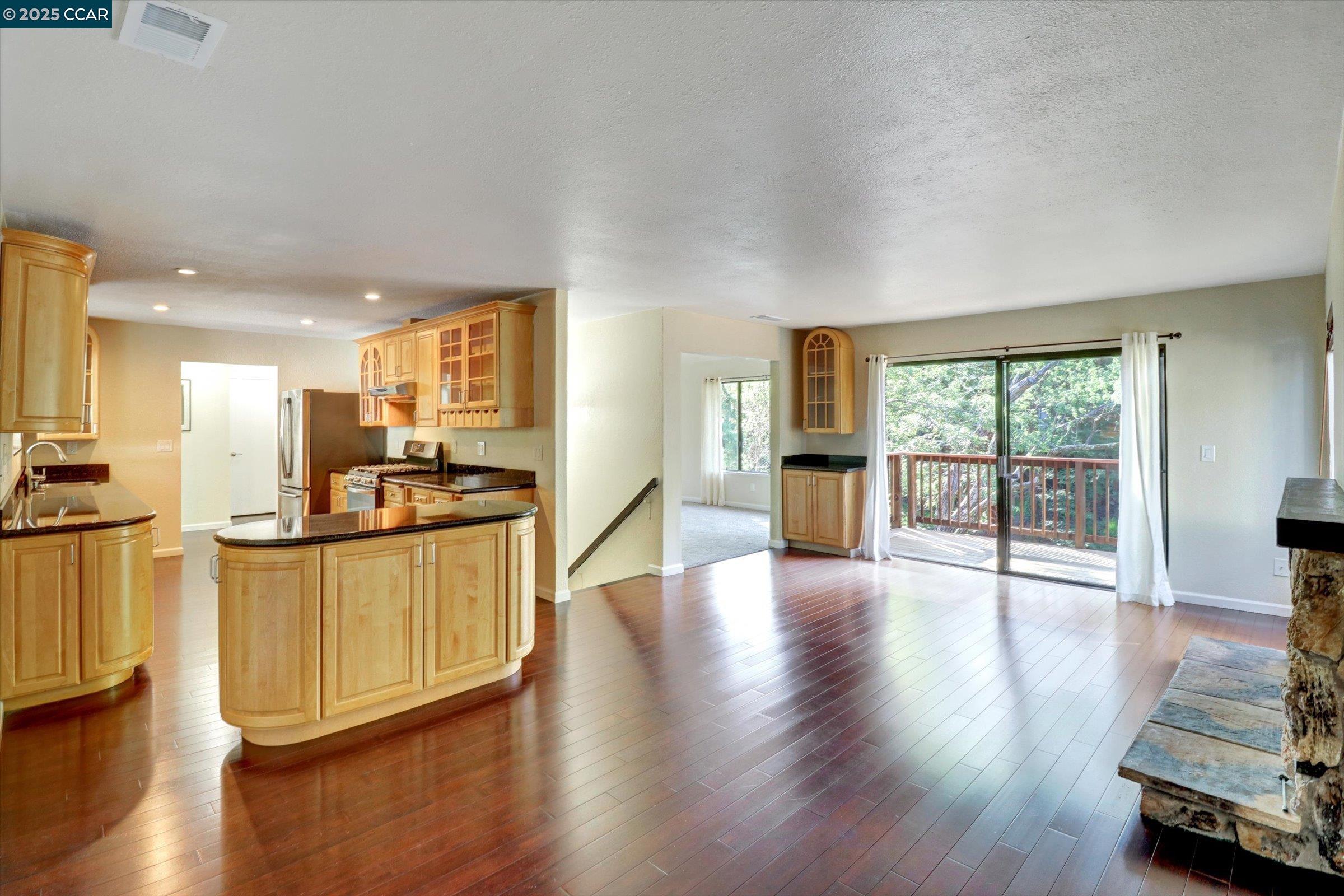 Detail Gallery Image 9 of 18 For 25 Saint Julie, Pleasant Hill,  CA 94523 - 3 Beds | 2/1 Baths