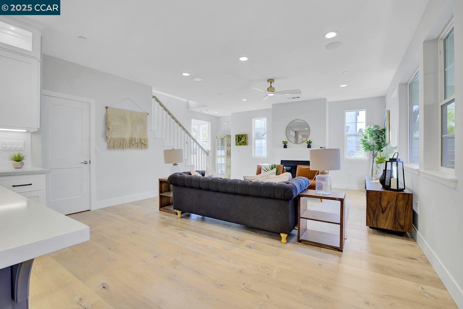 Detail Gallery Image 14 of 53 For 105 Laurel Oak Drive, Pleasant Hill,  CA 94523 - 4 Beds | 3/1 Baths