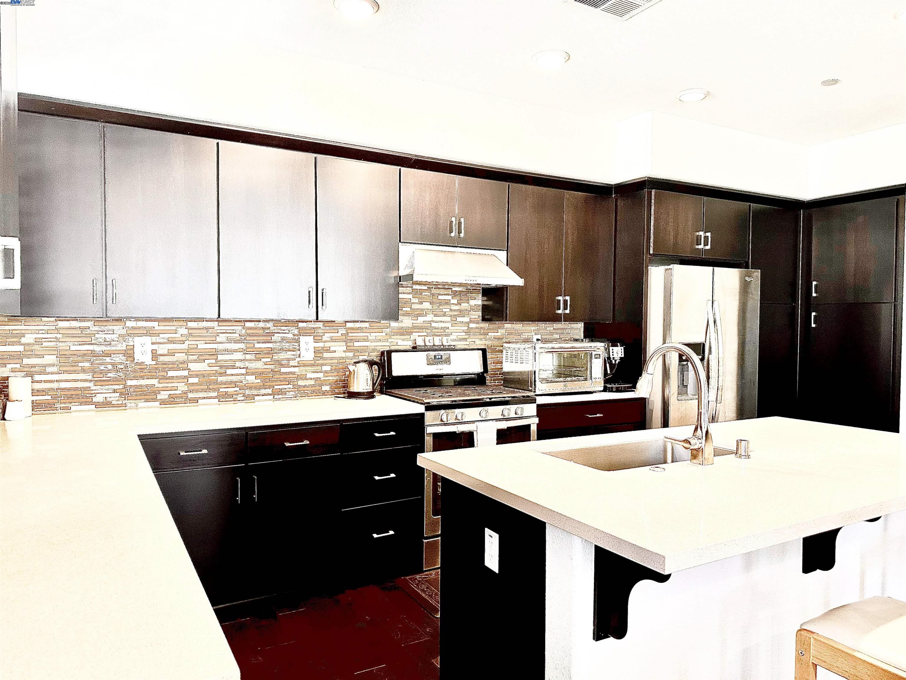 Photo #9: 41112426 Listing: Photo #9